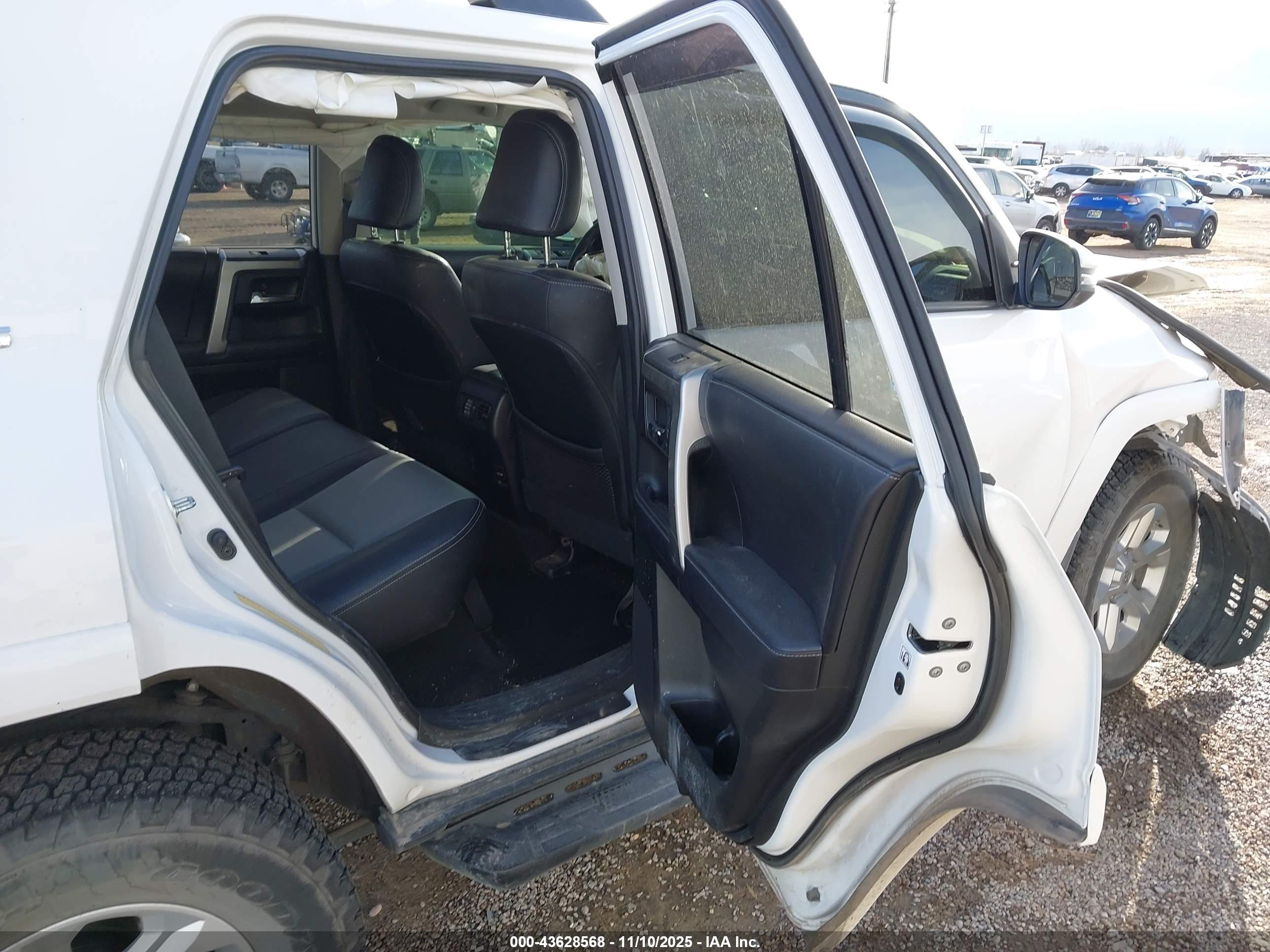 TOYOTA 4RUNNER image 8