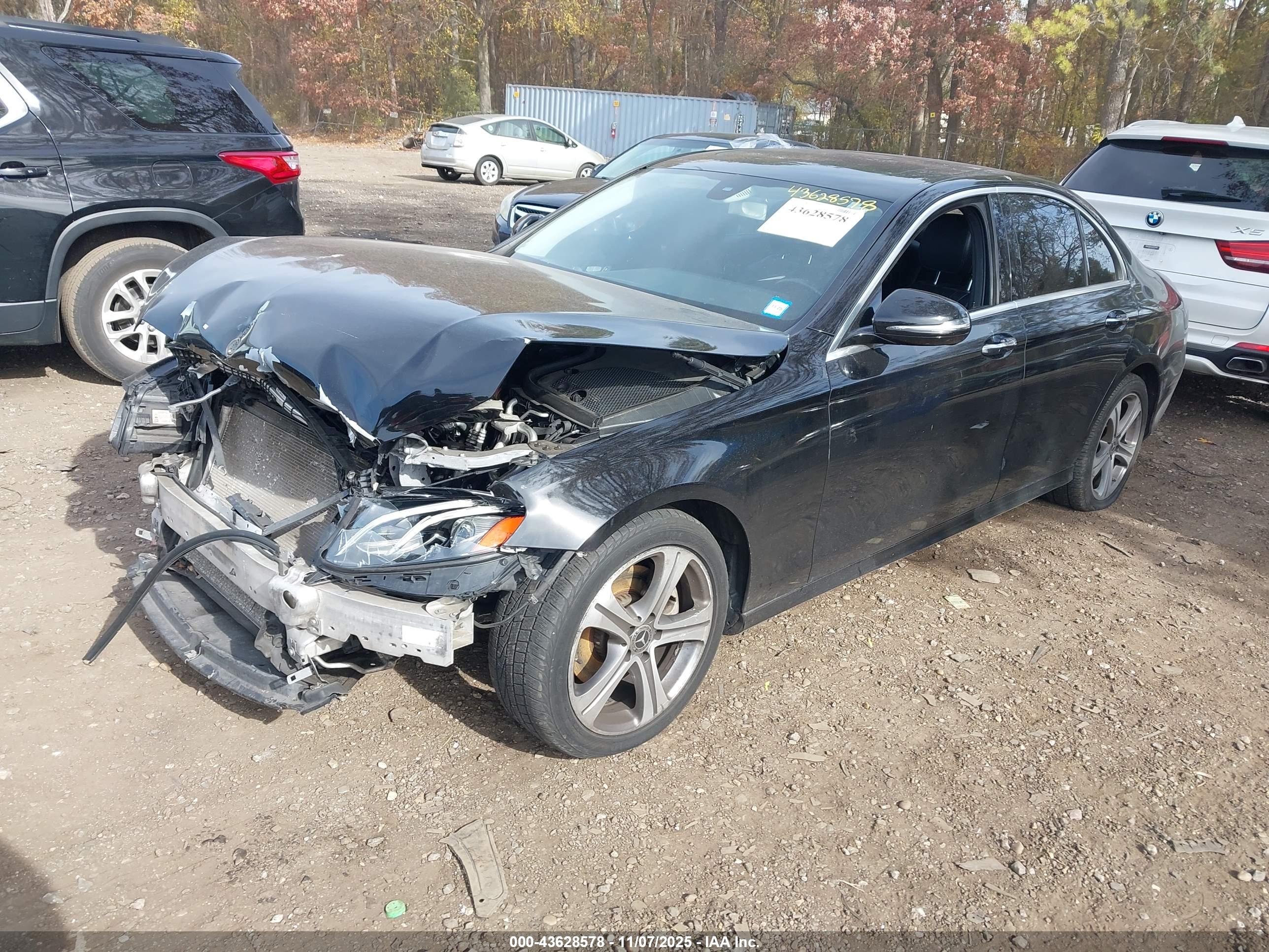 MERCEDES-BENZ E image 2