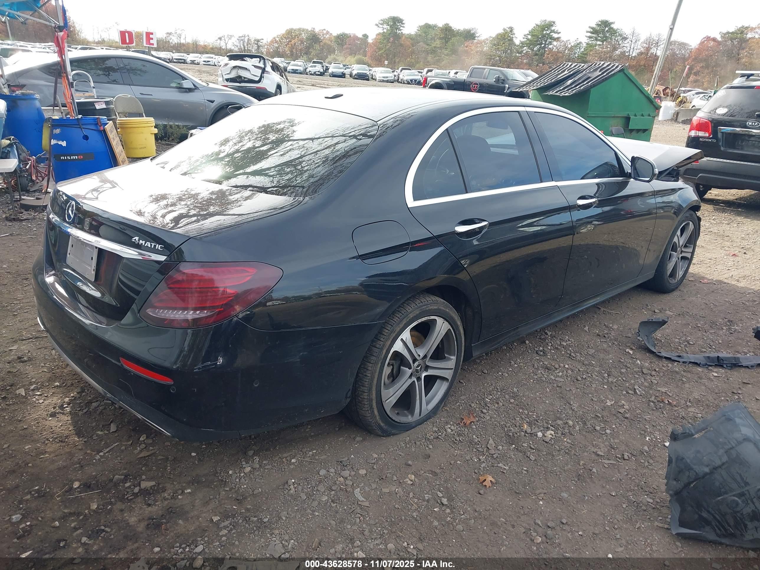 MERCEDES-BENZ E image 4