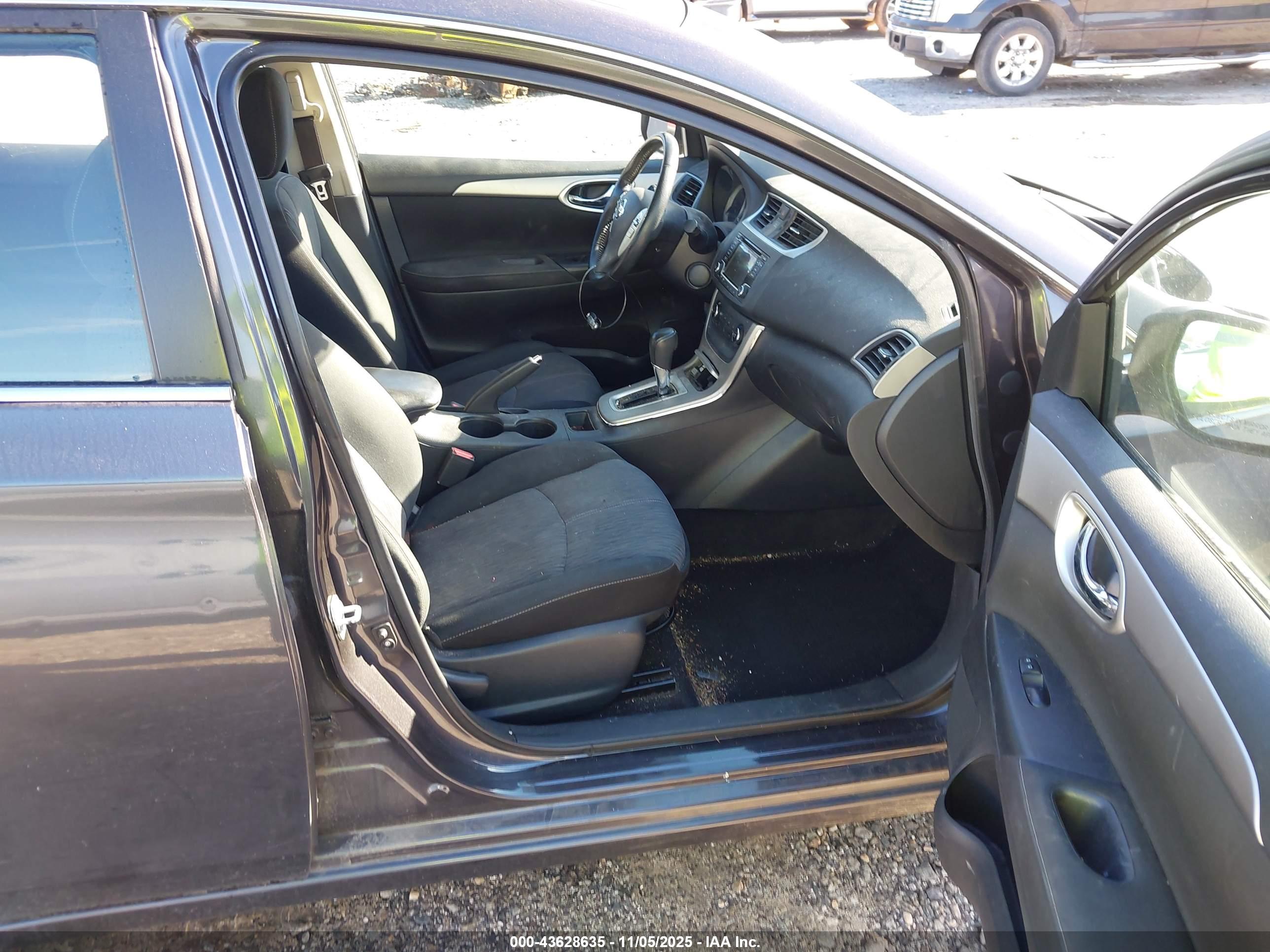 NISSAN SENTRA image 5