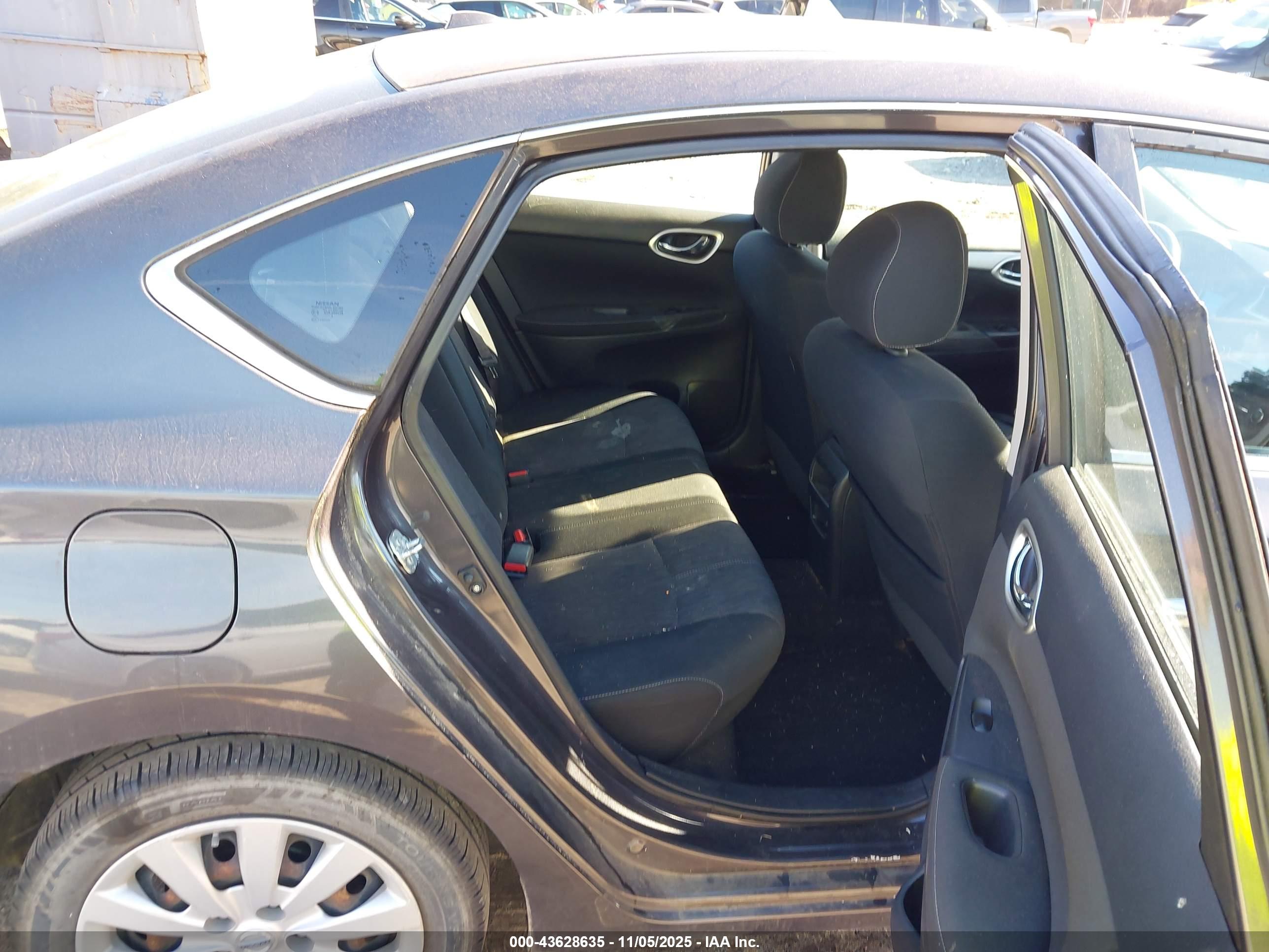 NISSAN SENTRA image 8