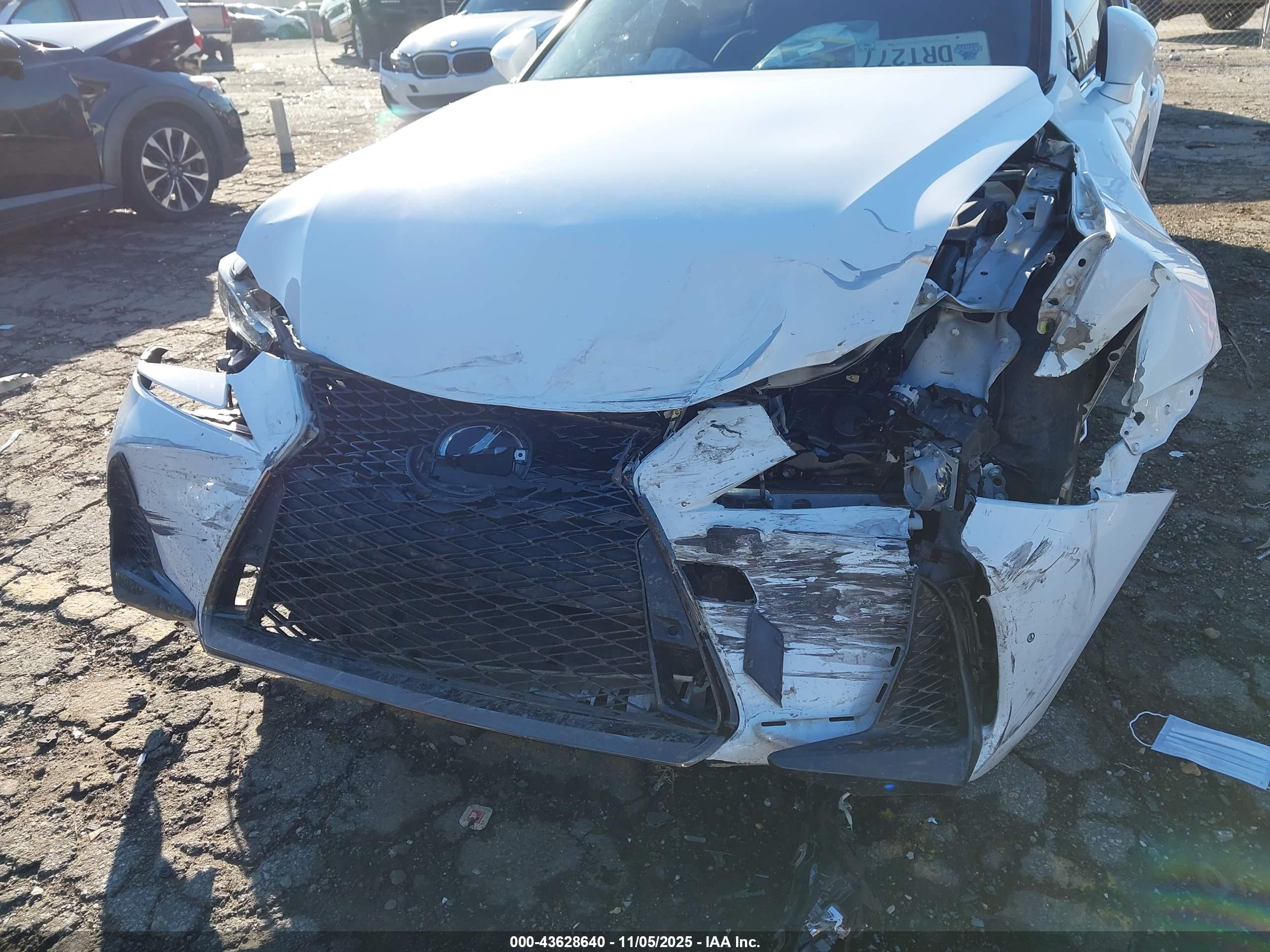 LEXUS IS image 6