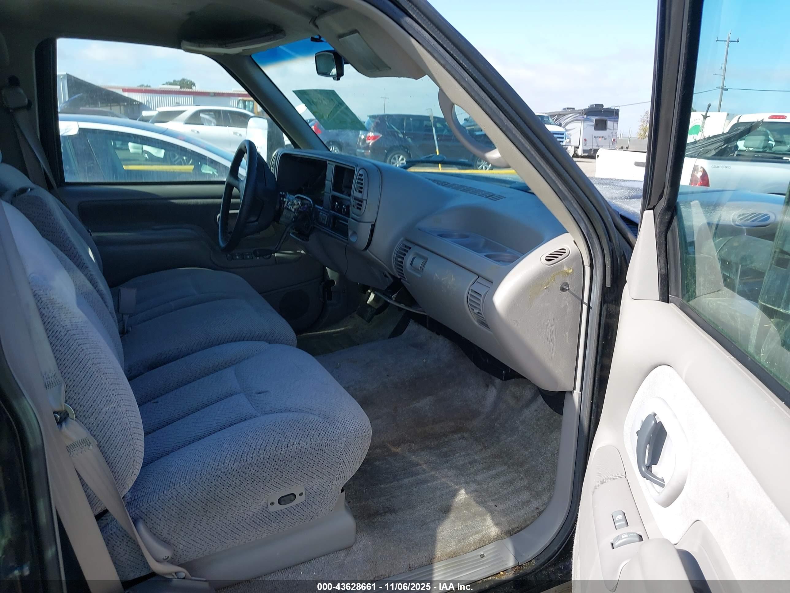 GMC YUKON image 5
