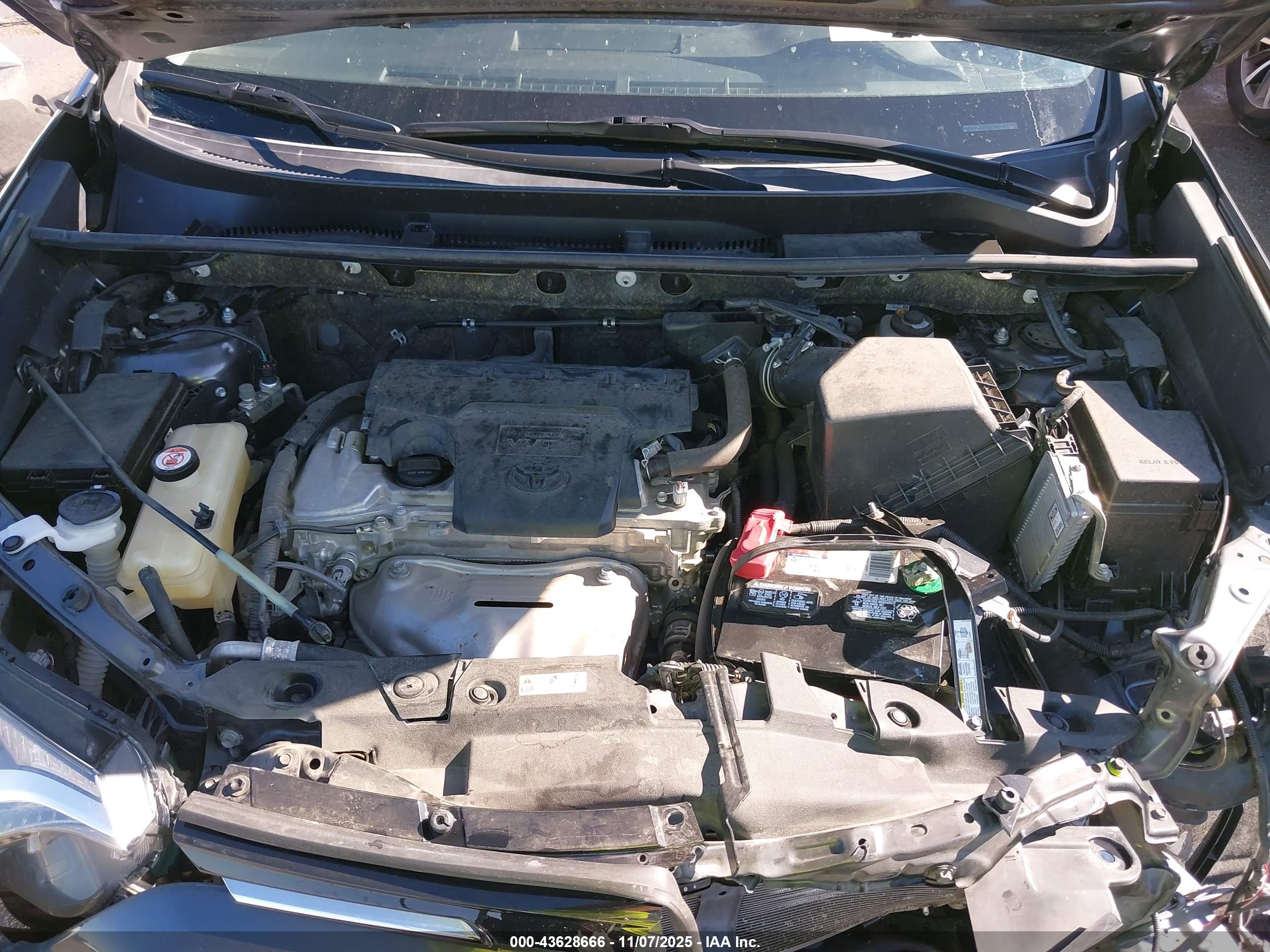 TOYOTA RAV4 image 10
