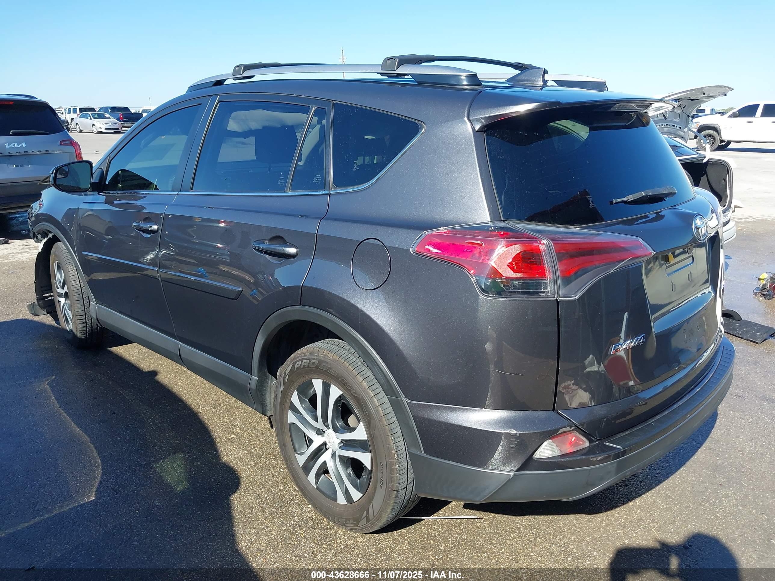 TOYOTA RAV4 image 3