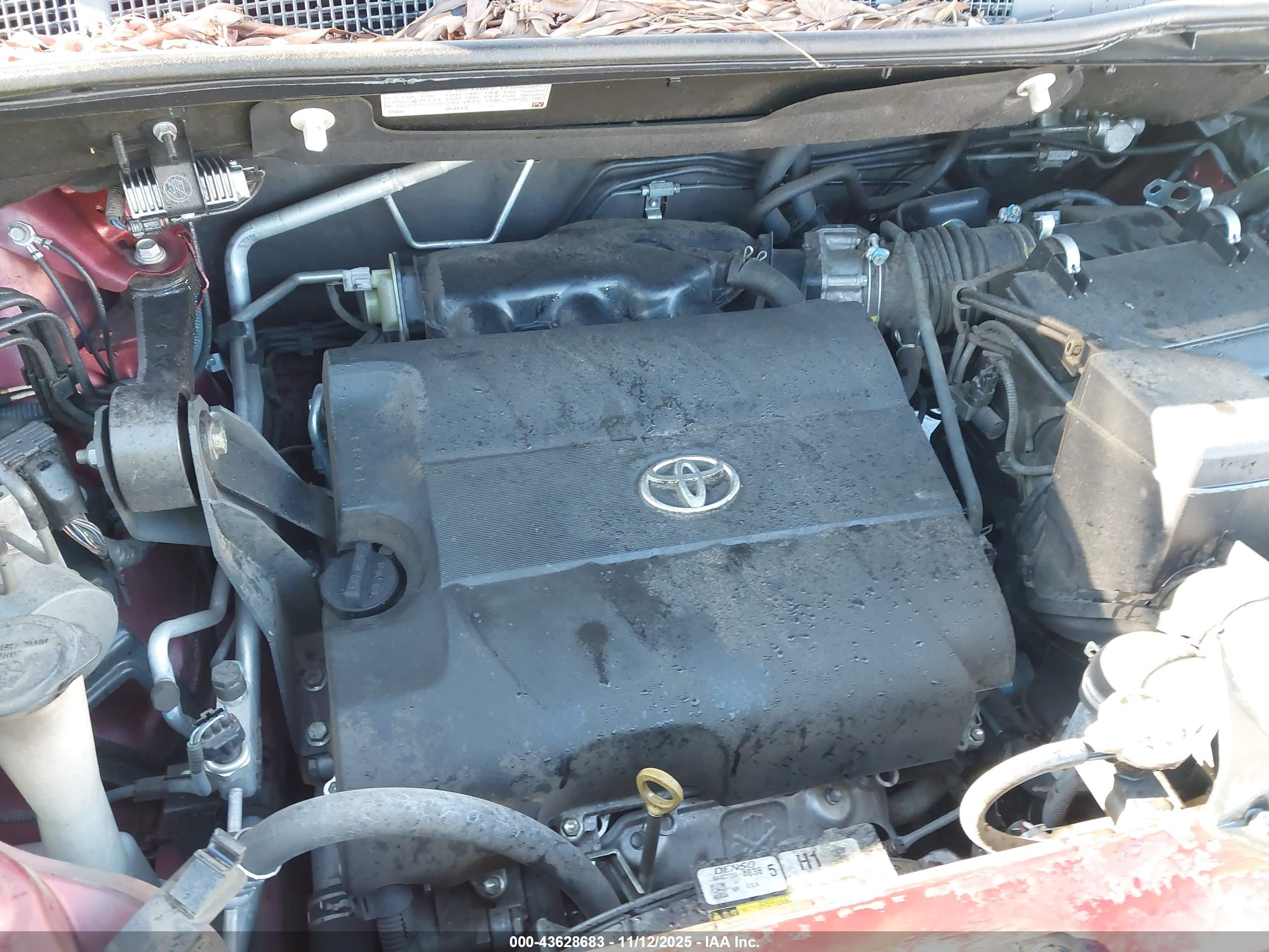 TOYOTA SIENNA image 10