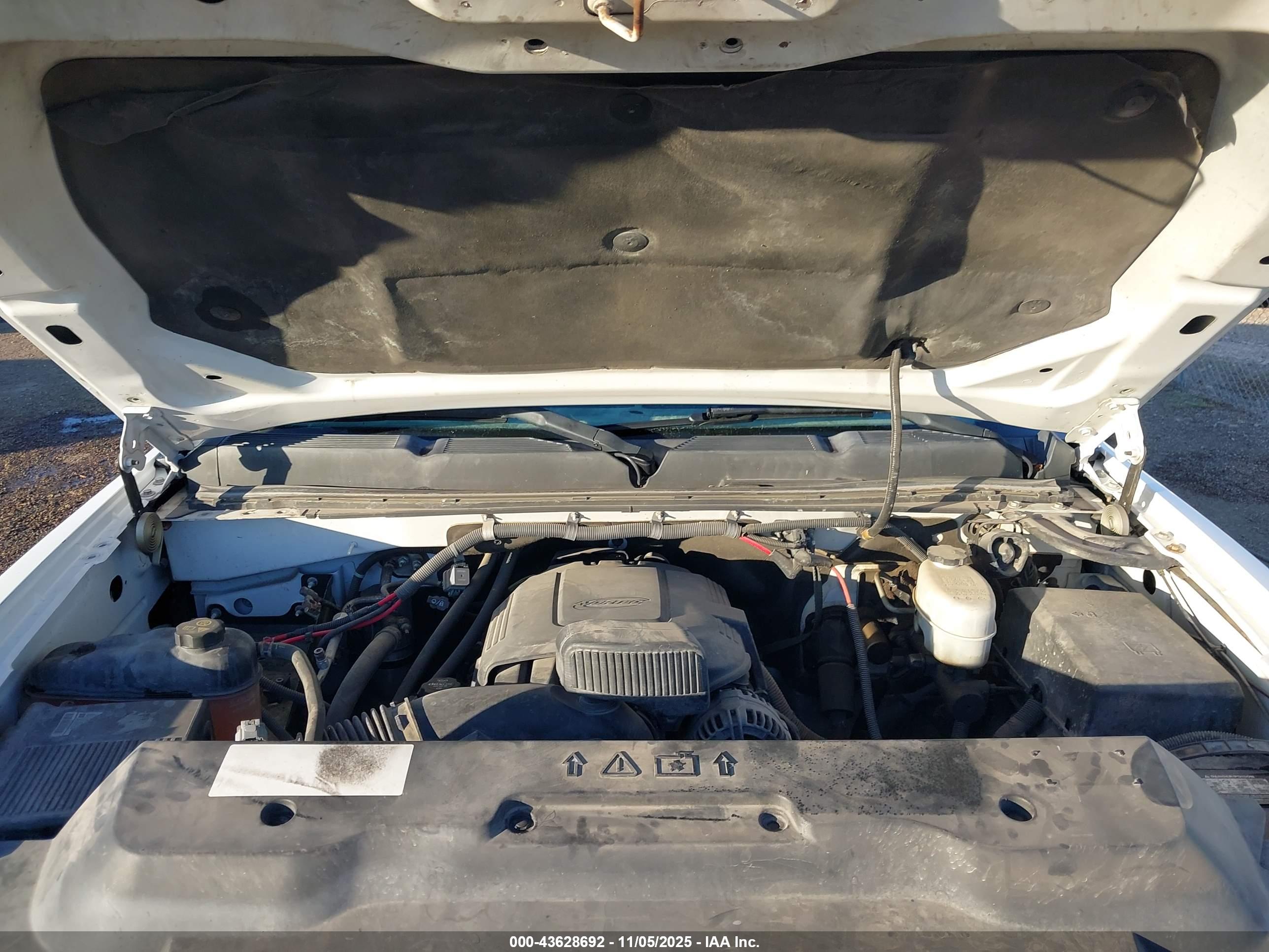 CHEVROLET SILVERADO image 10