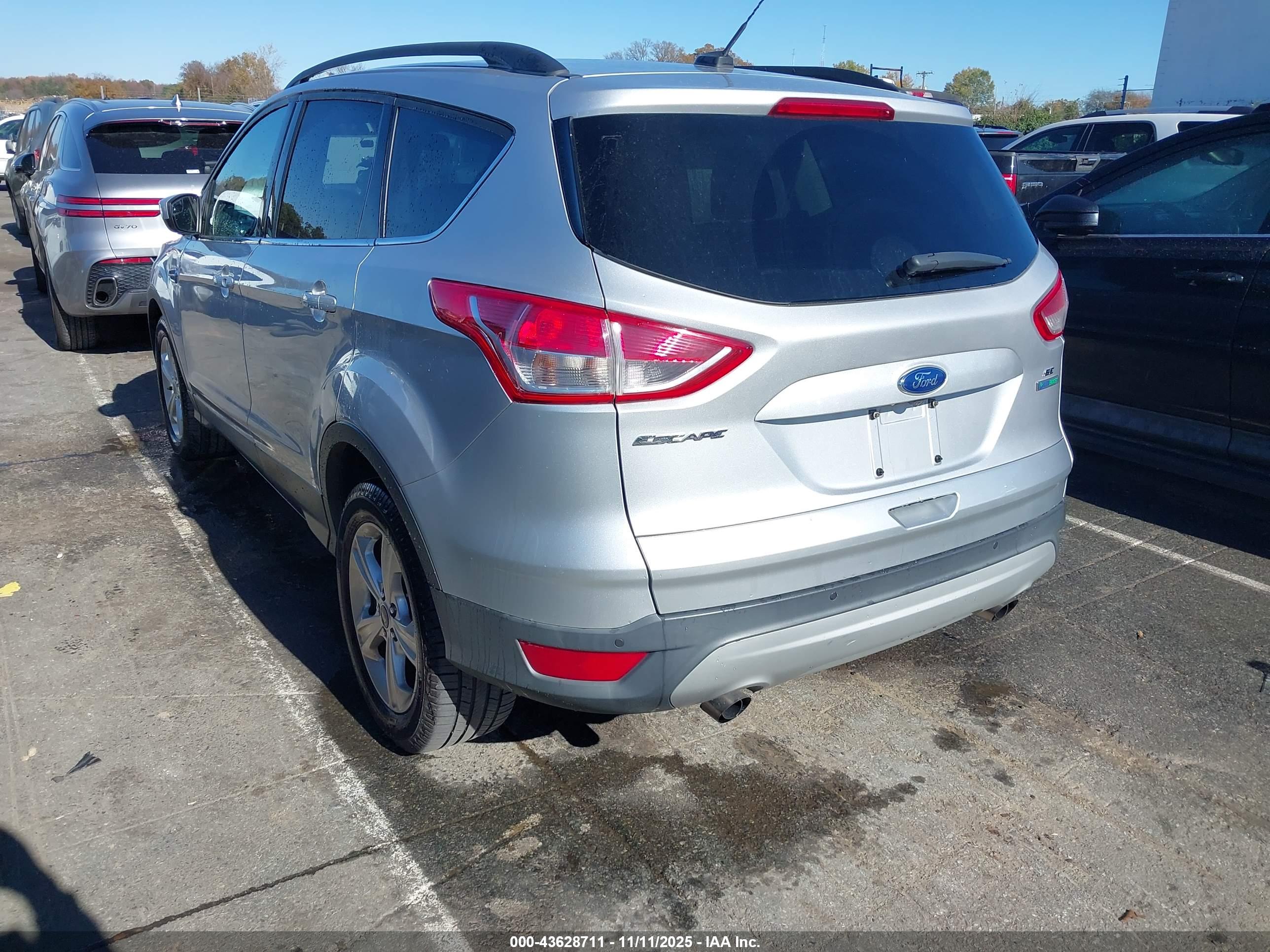 FORD ESCAPE image 3