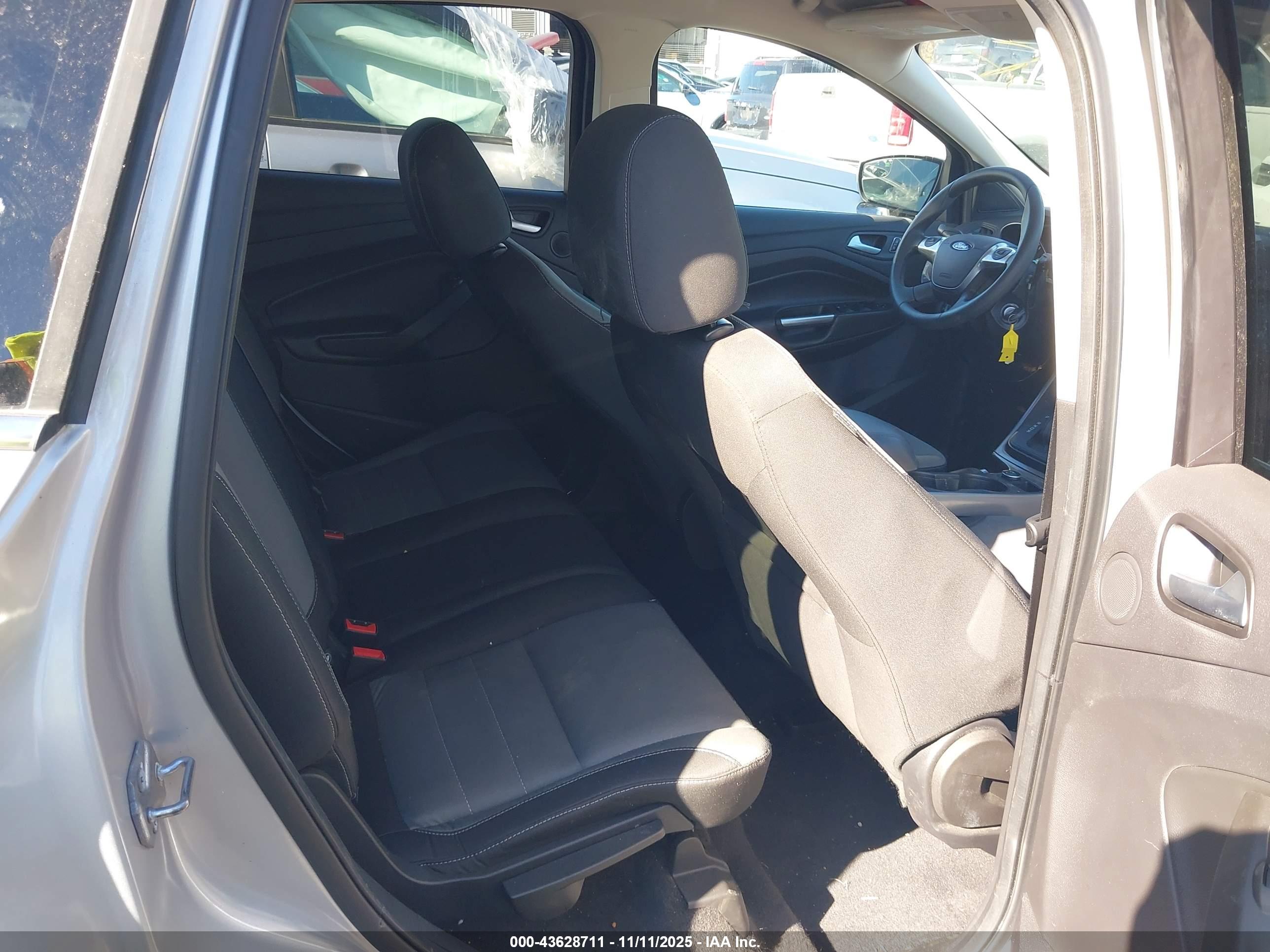 FORD ESCAPE image 8