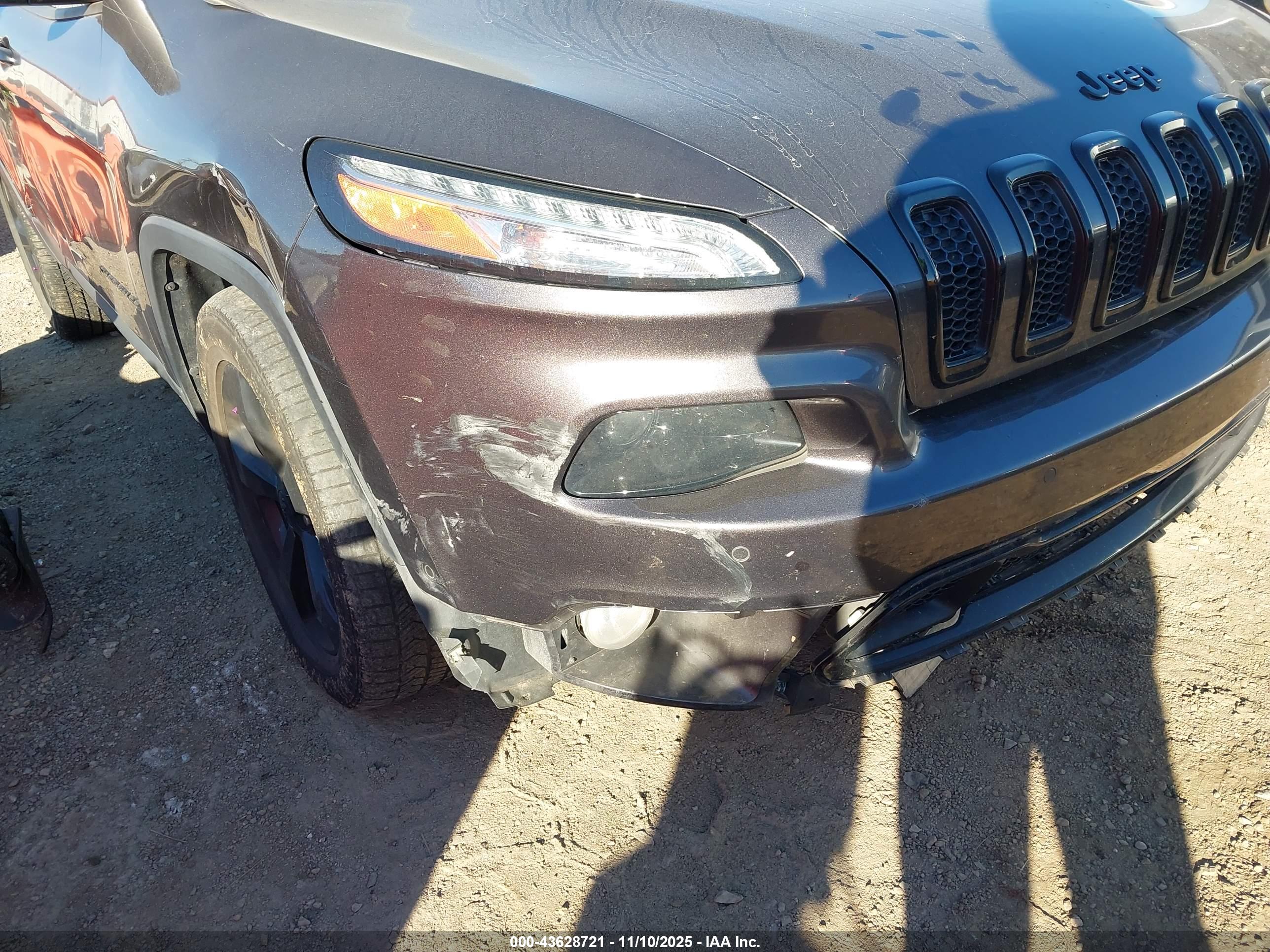 JEEP CHEROKEE image 6