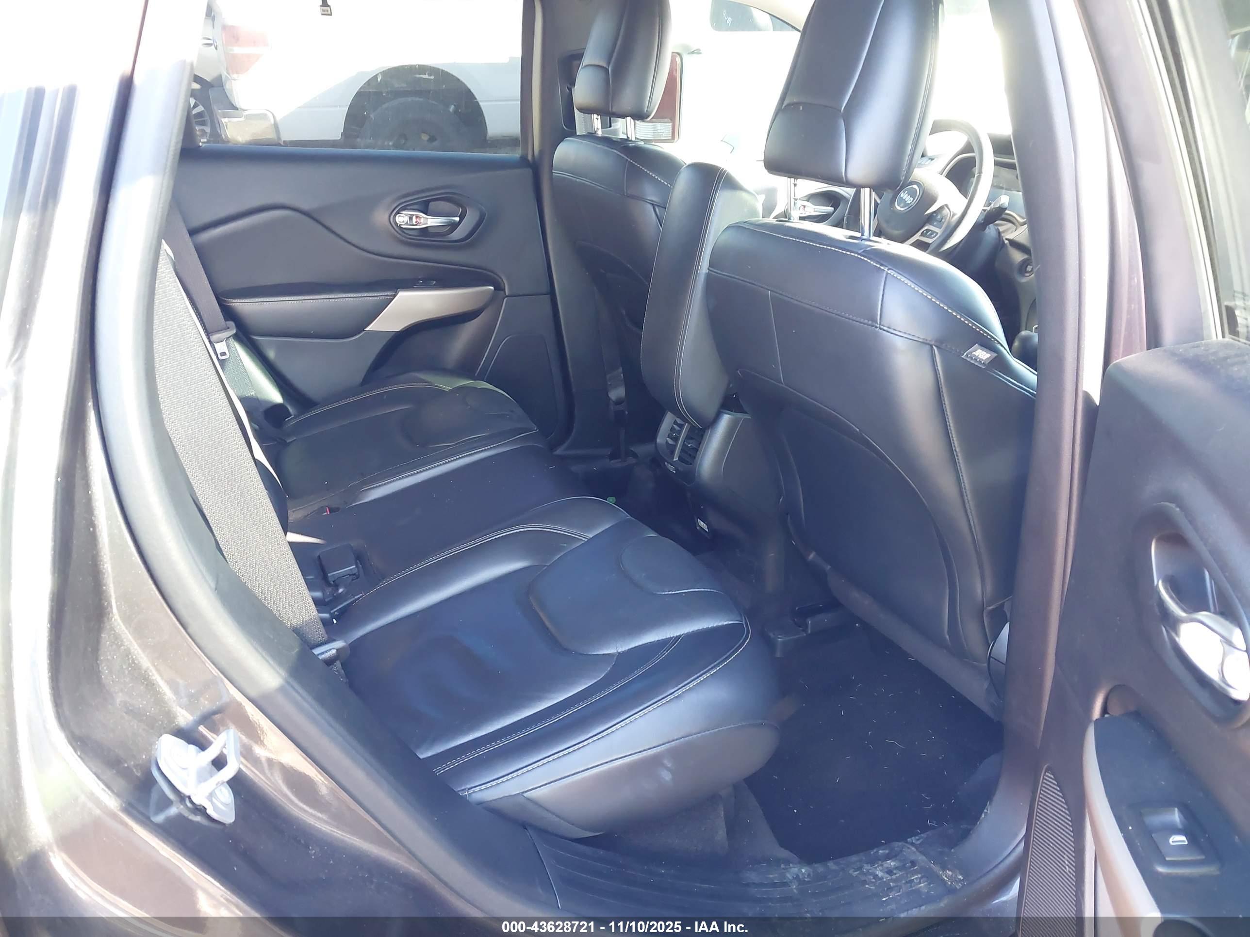 JEEP CHEROKEE image 8