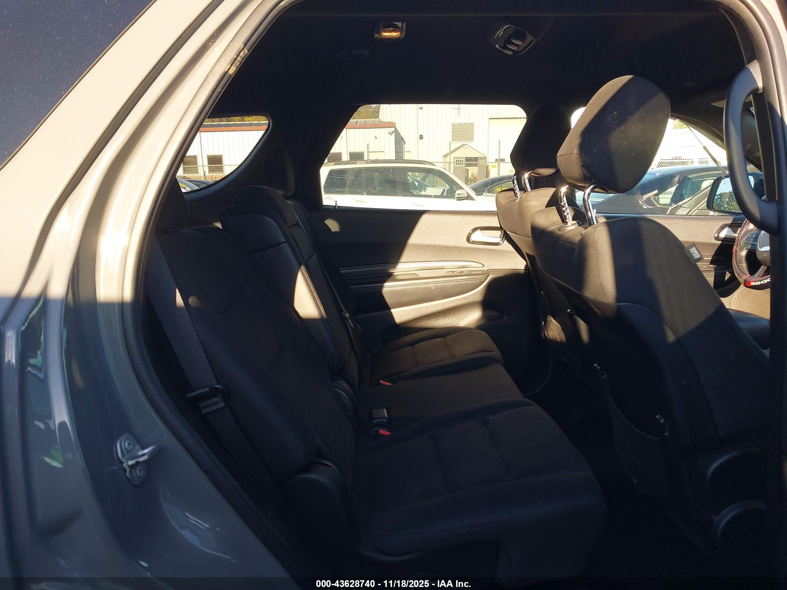 DODGE DURANGO image 8