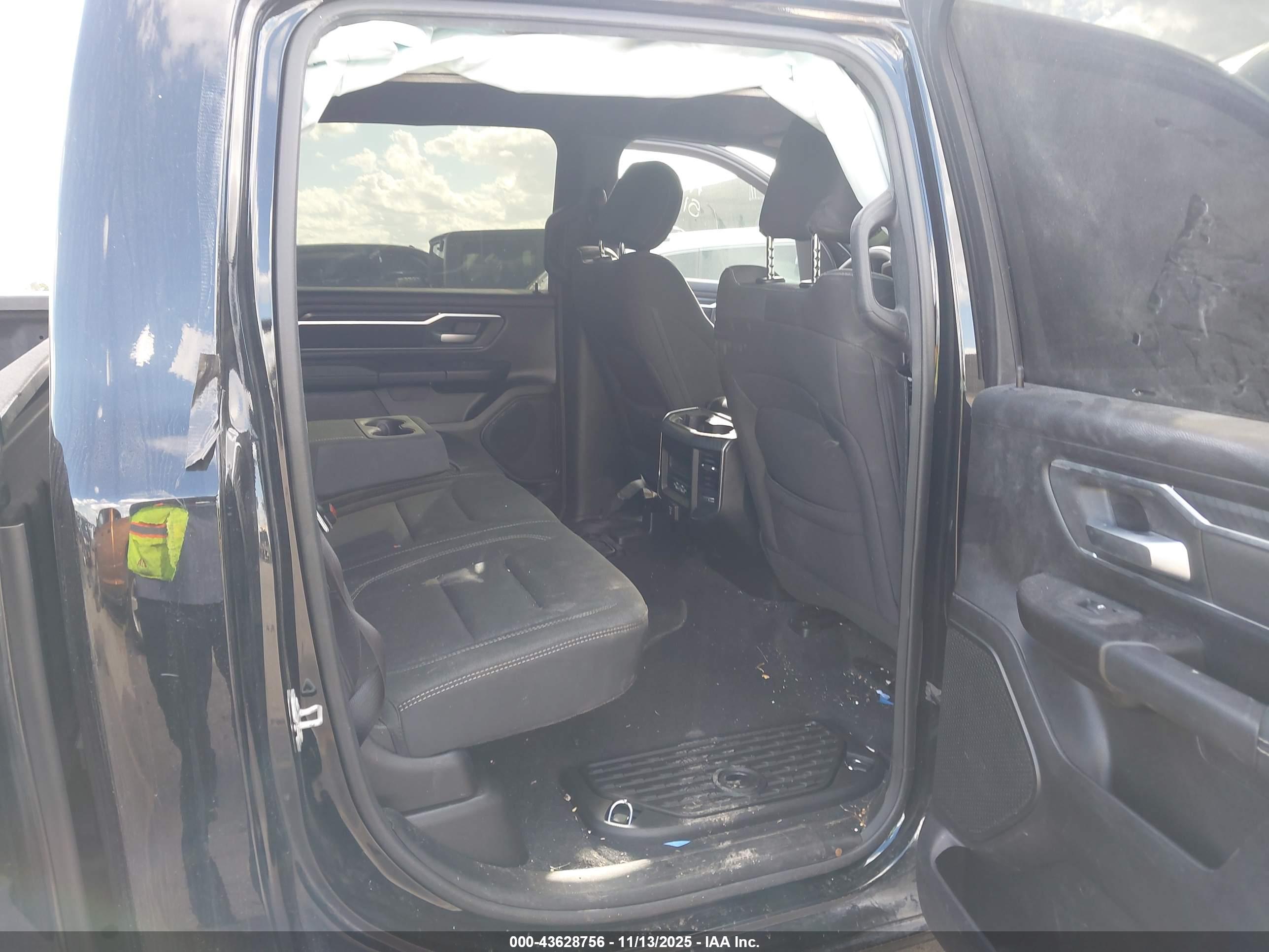 RAM 1500 image 8