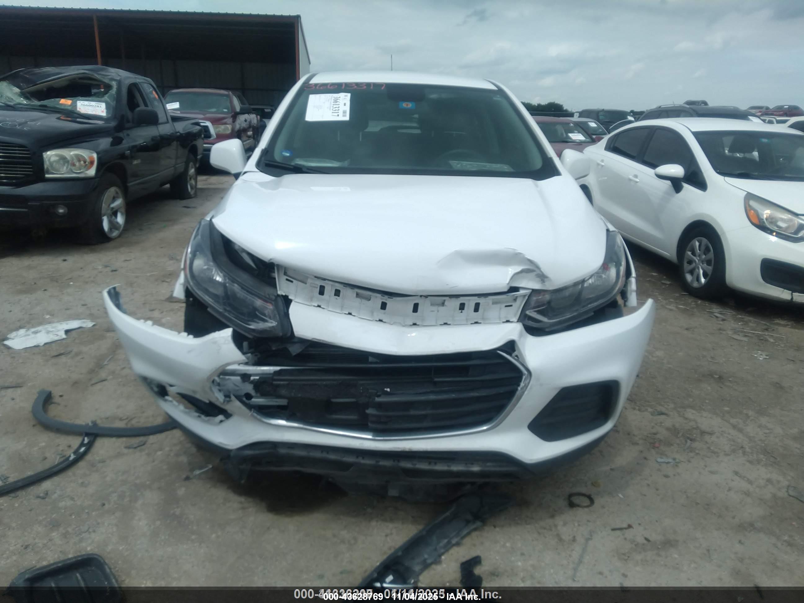 CHEVROLET TRAX image 6