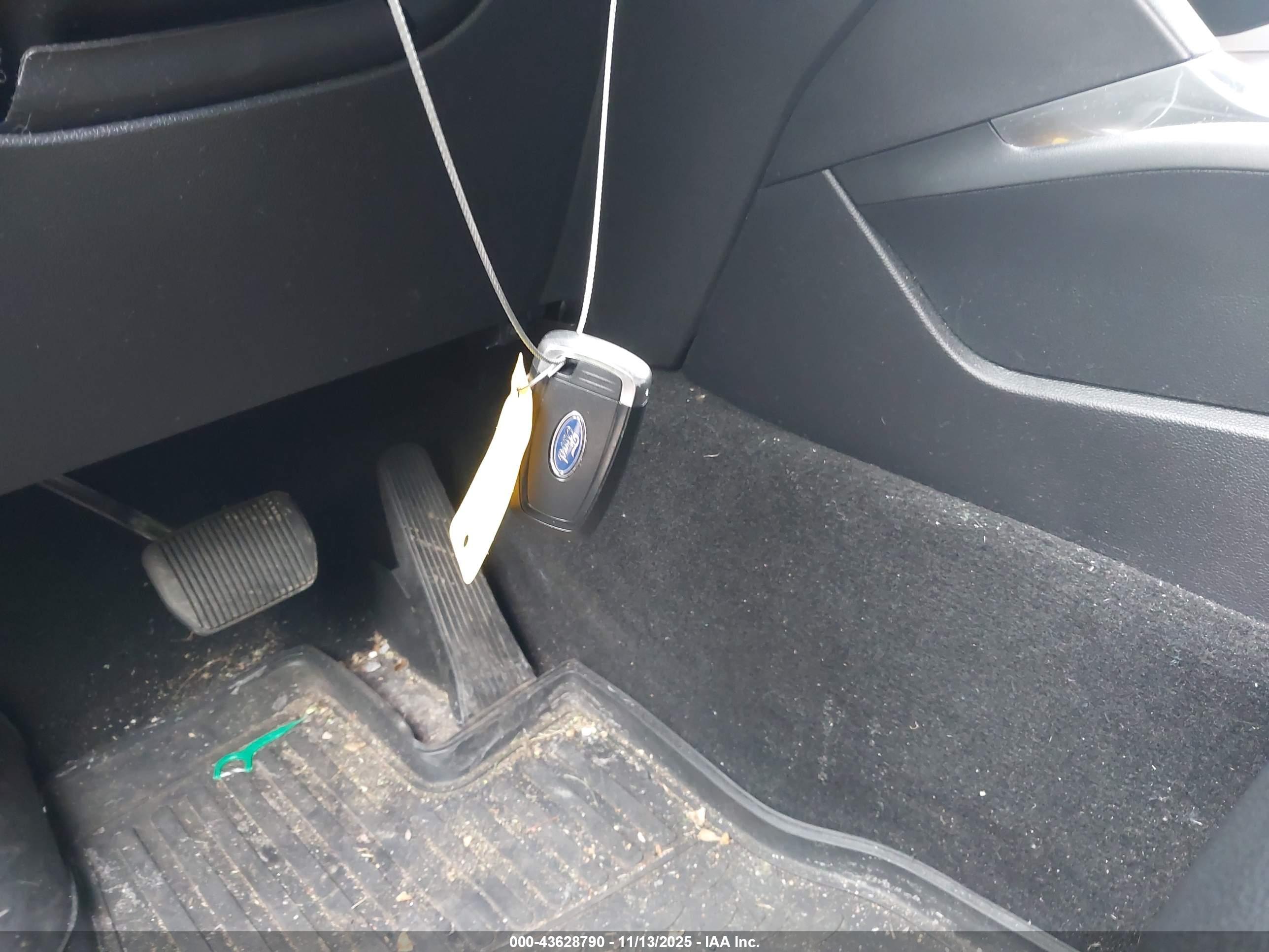 FORD EXPLORER image 11