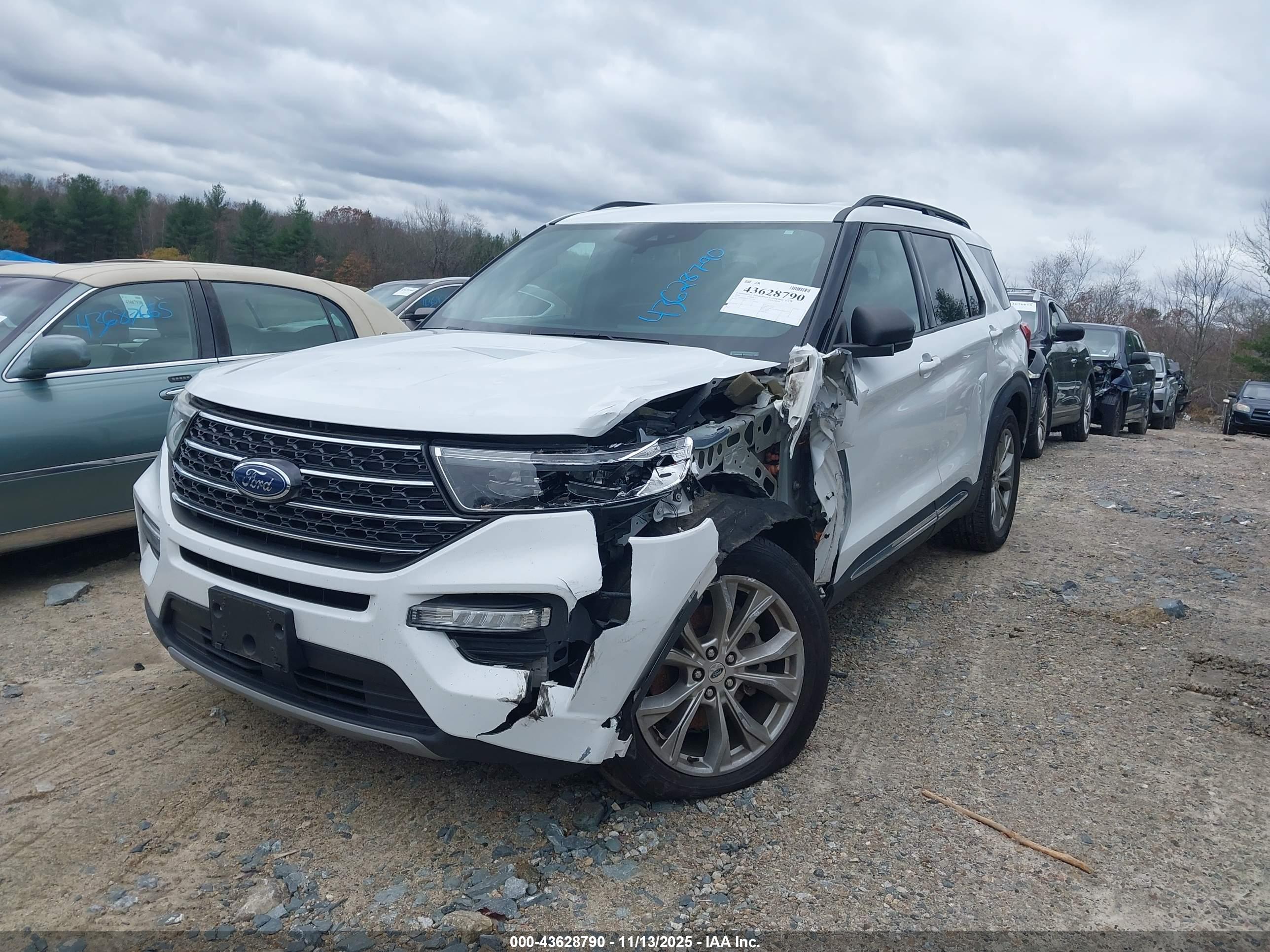FORD EXPLORER image 2