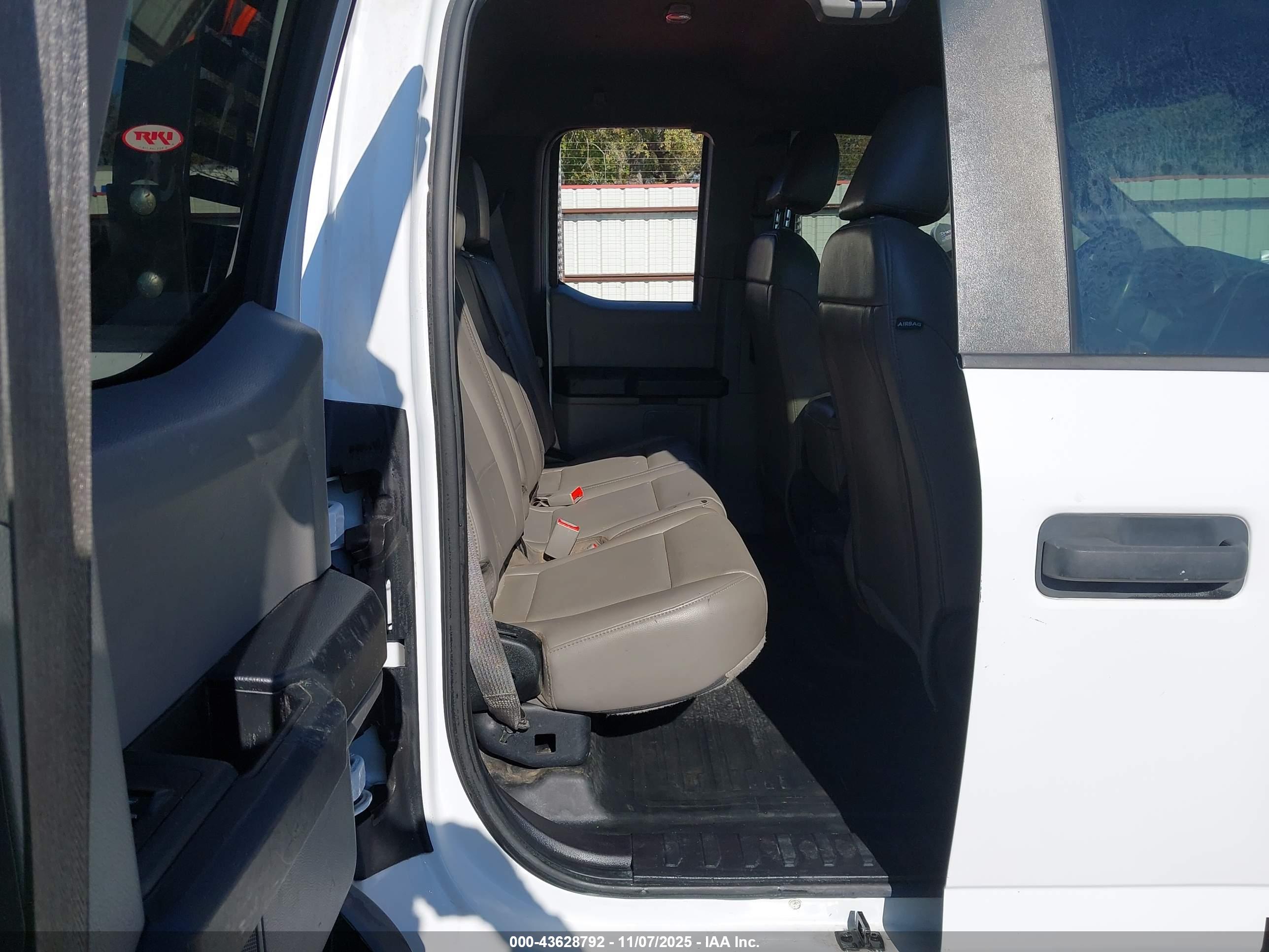 FORD F-150 image 8