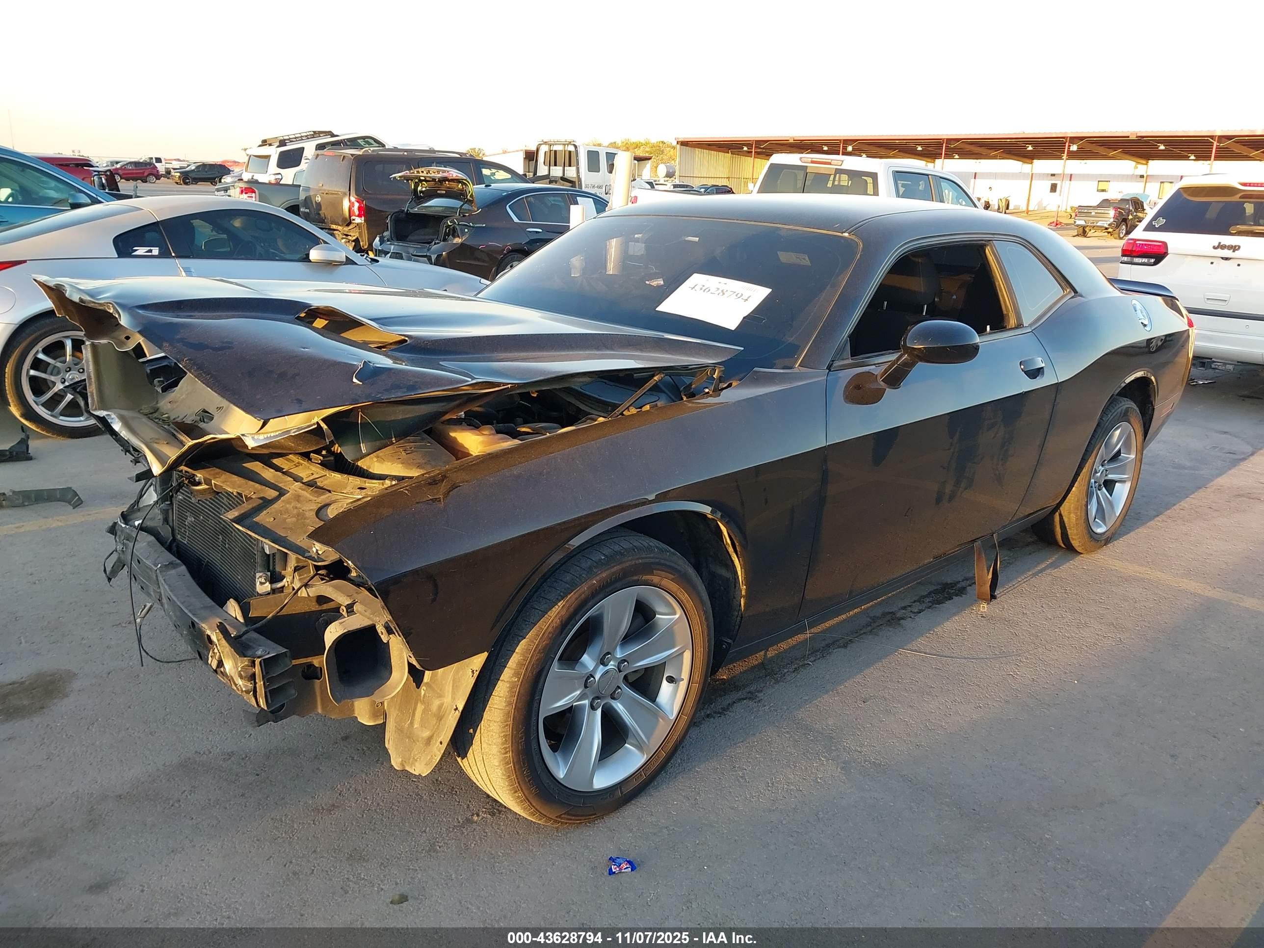 DODGE CHALLENGER image 2