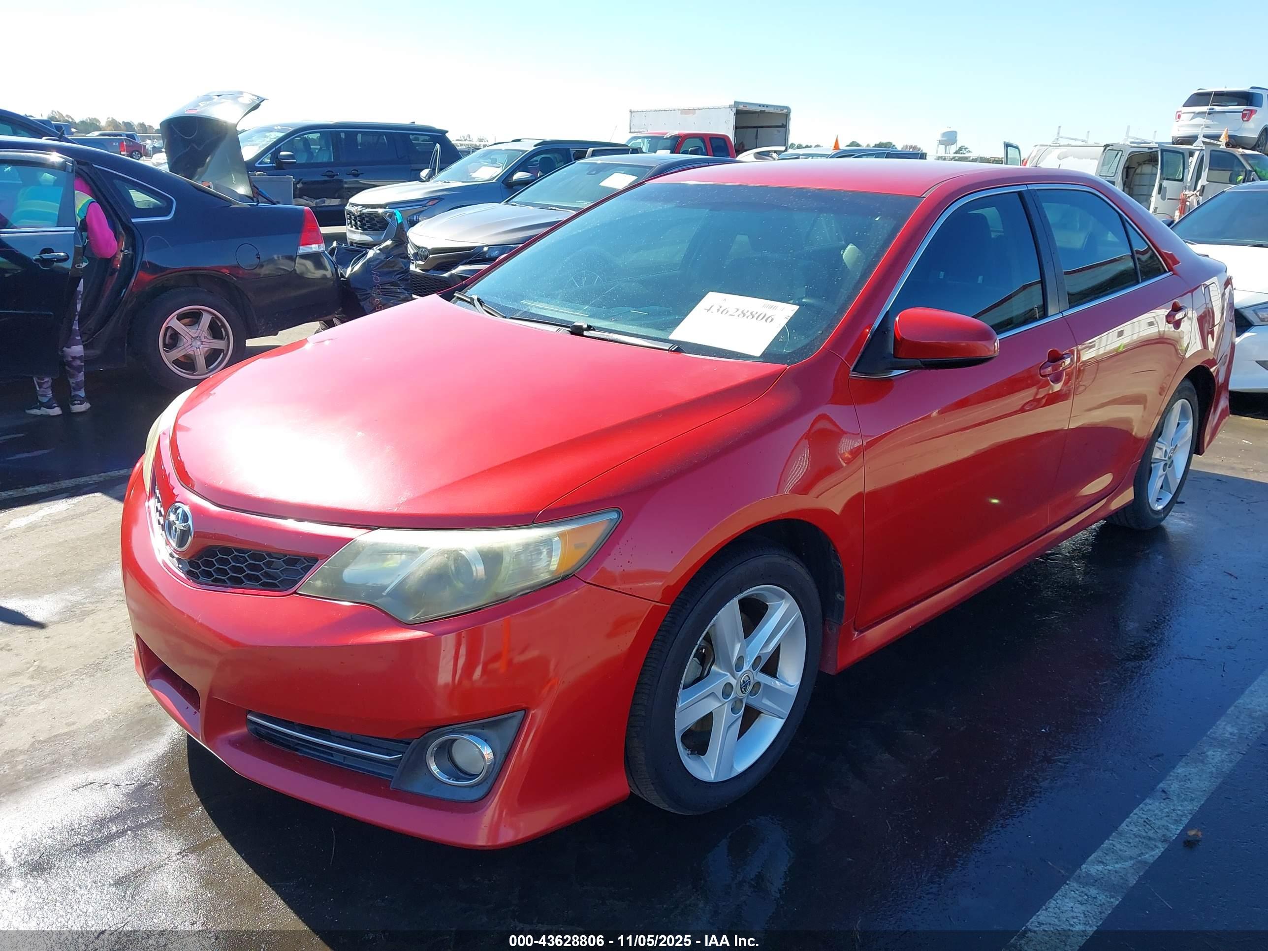 TOYOTA CAMRY image 2