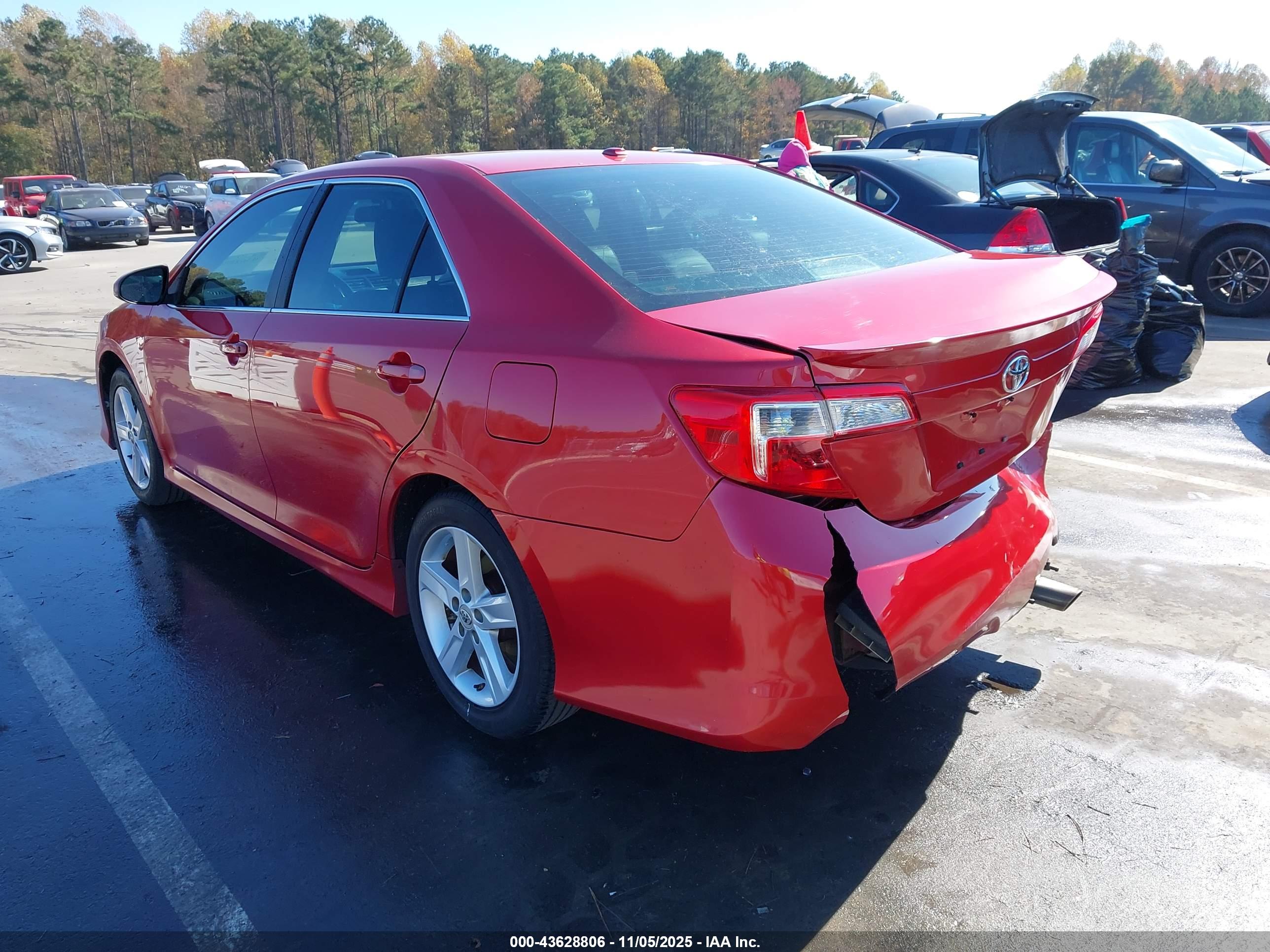 TOYOTA CAMRY image 3