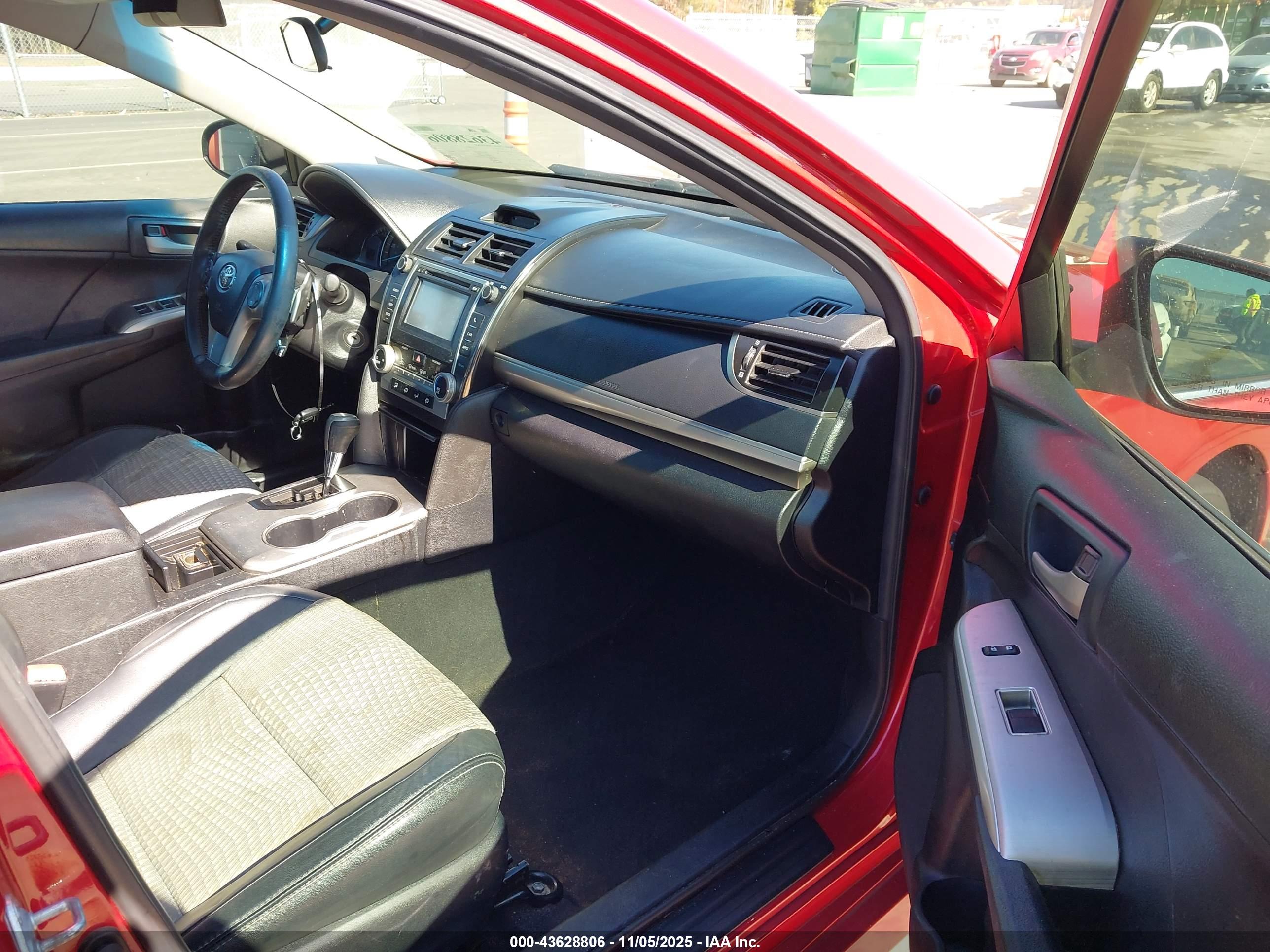 TOYOTA CAMRY image 5