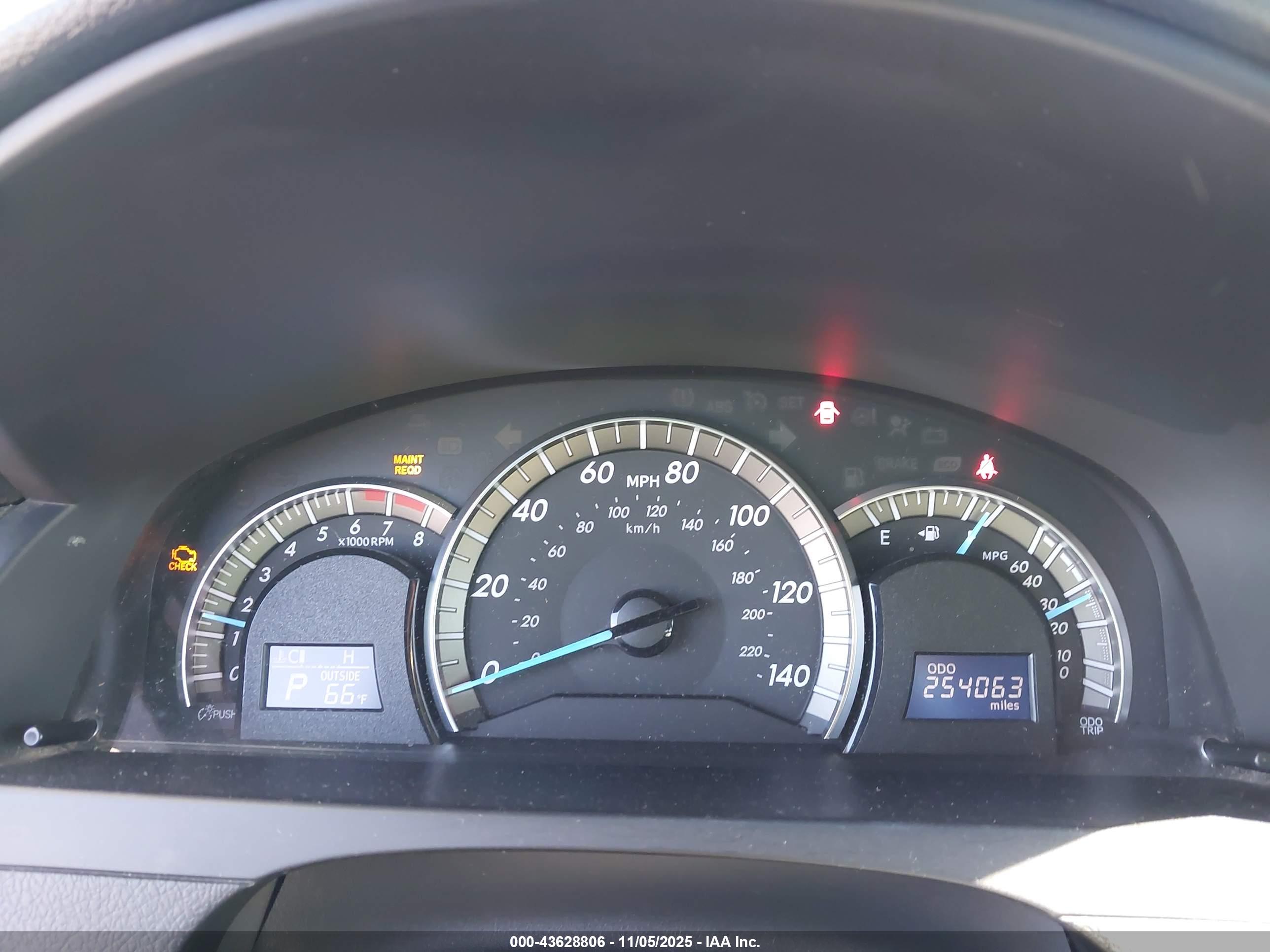 TOYOTA CAMRY image 7