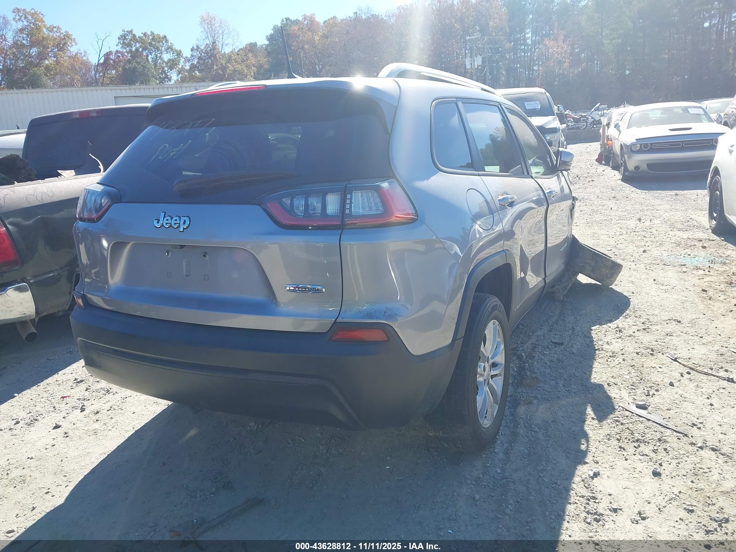 JEEP CHEROKEE image 4