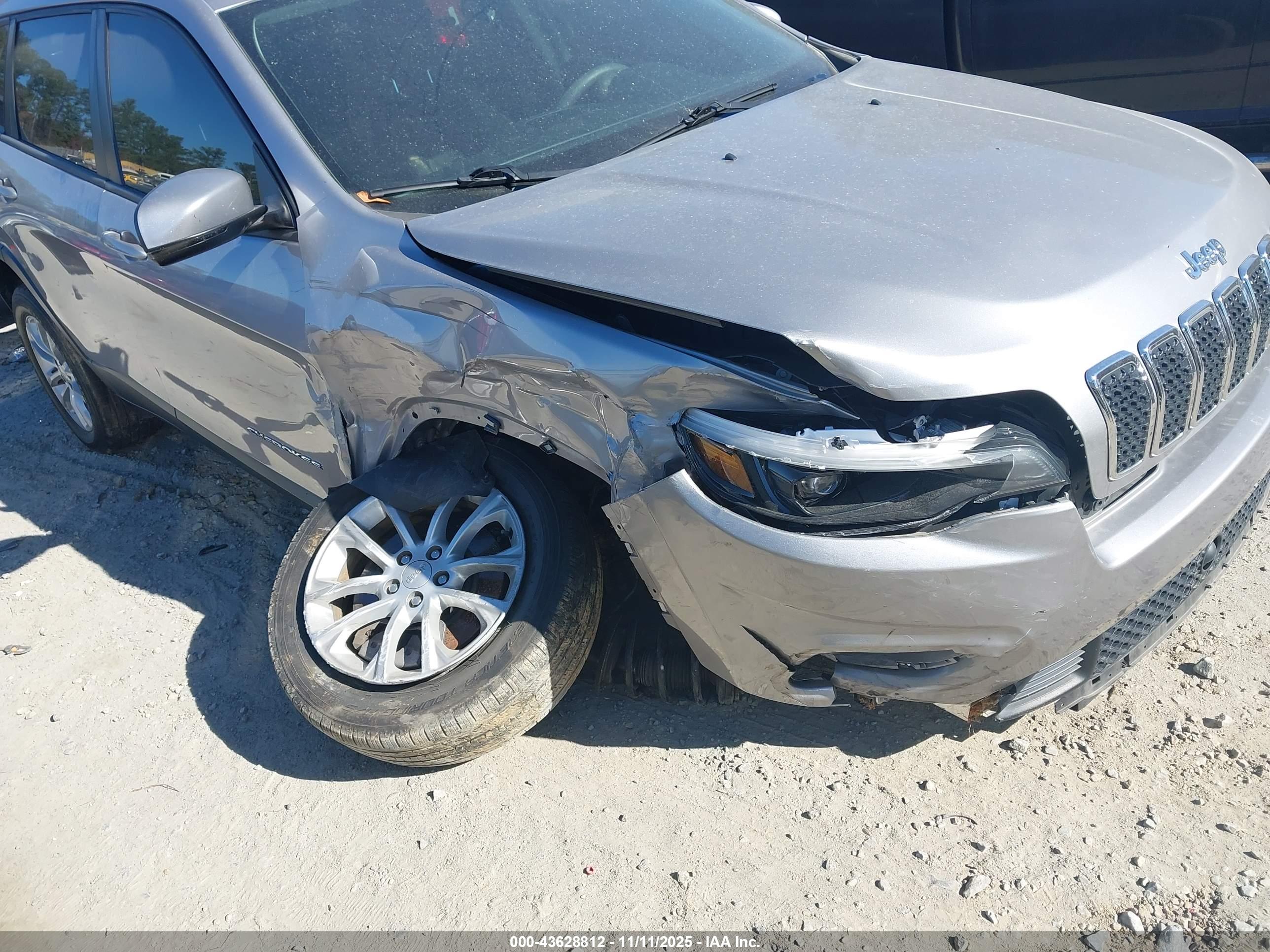 JEEP CHEROKEE image 6
