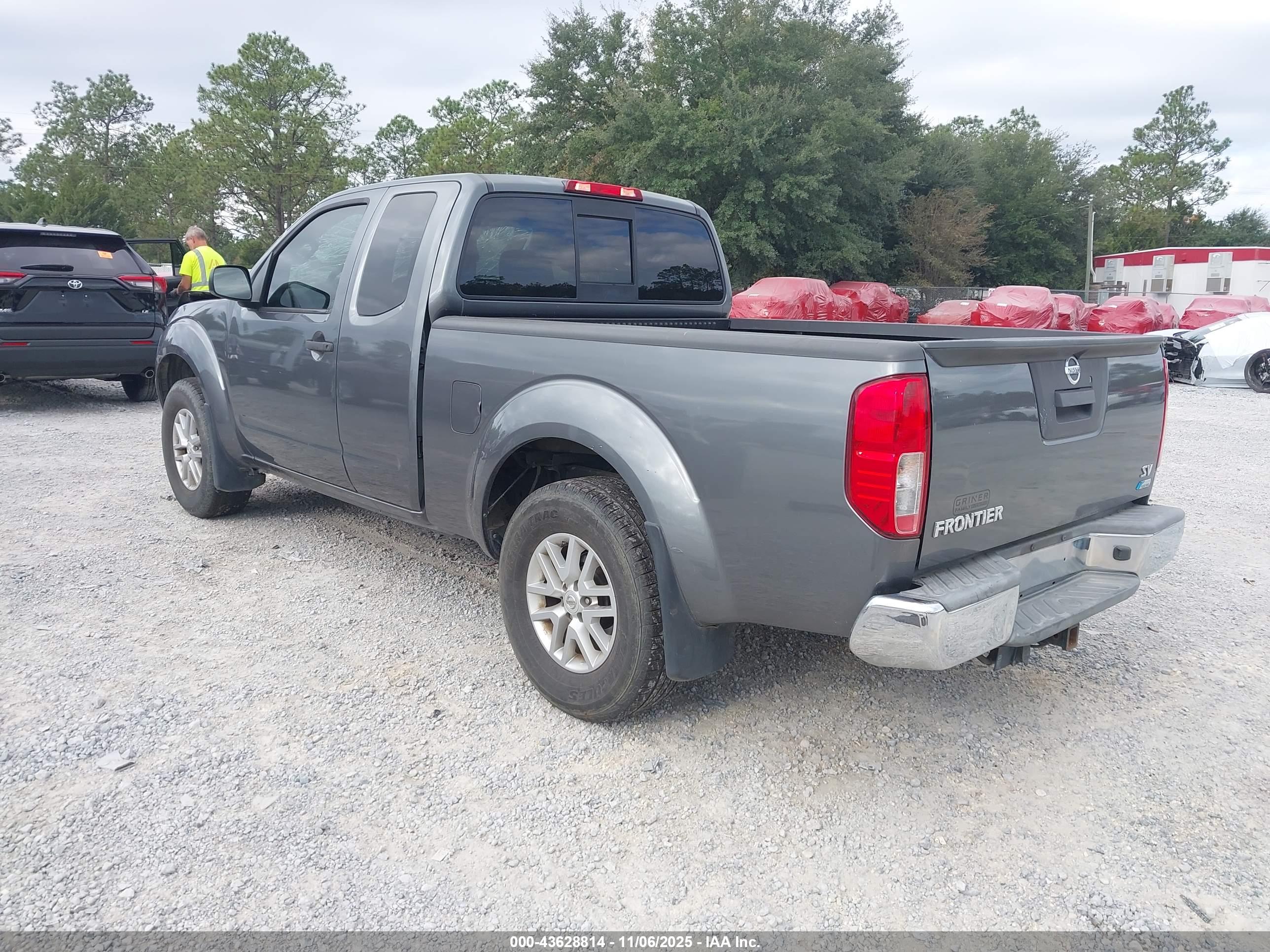 NISSAN FRONTIER image 3