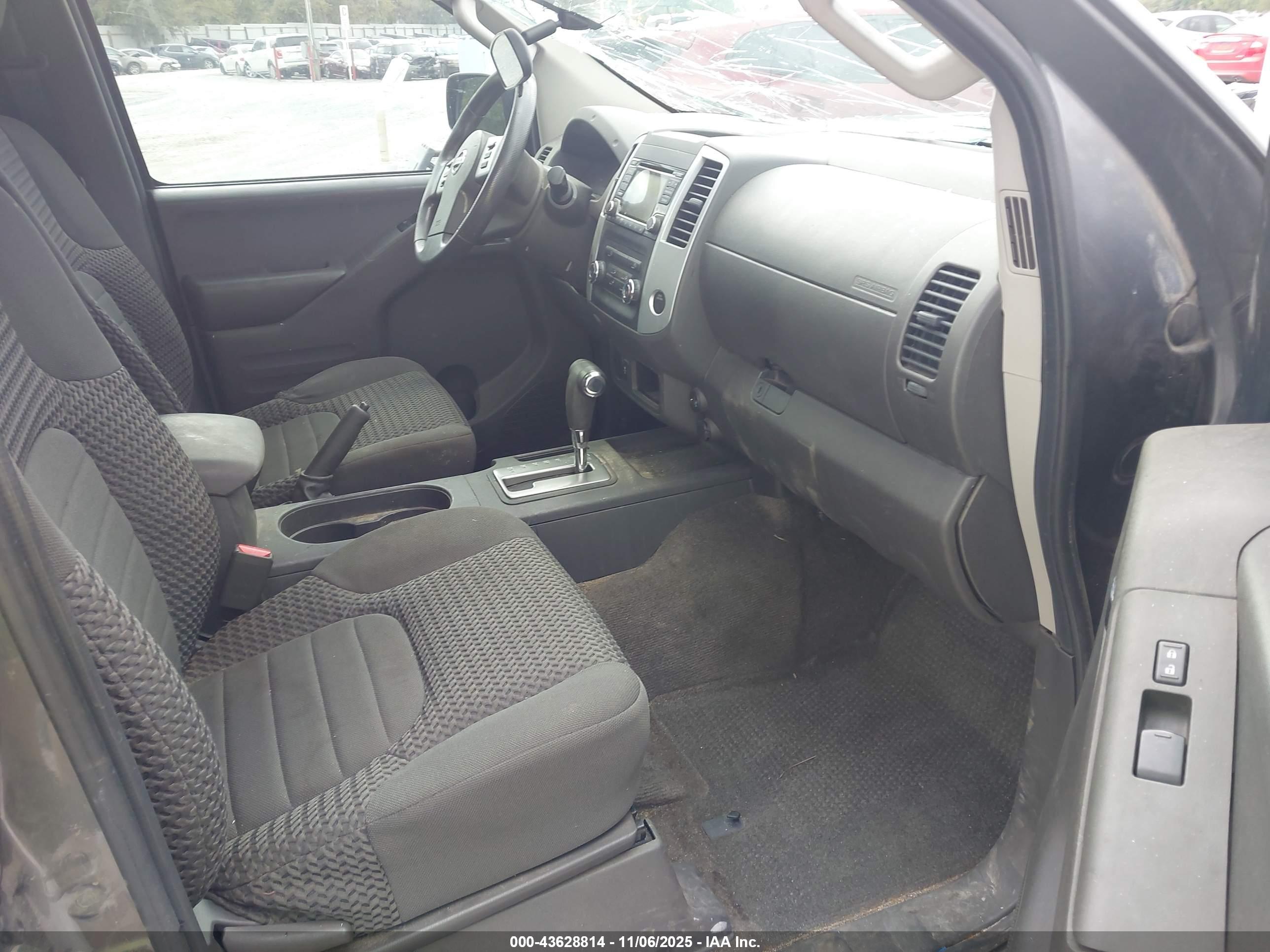 NISSAN FRONTIER image 5