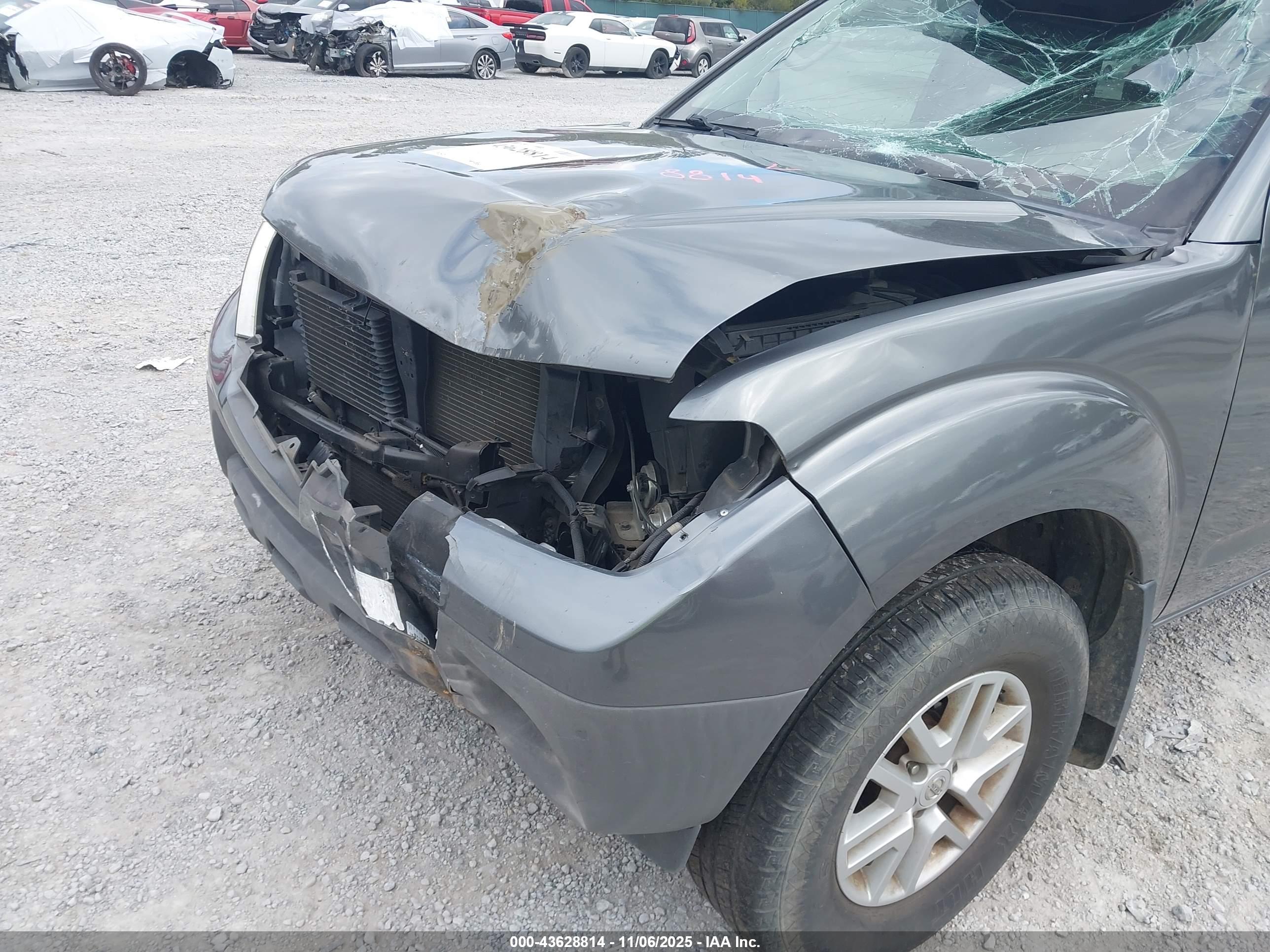 NISSAN FRONTIER image 6