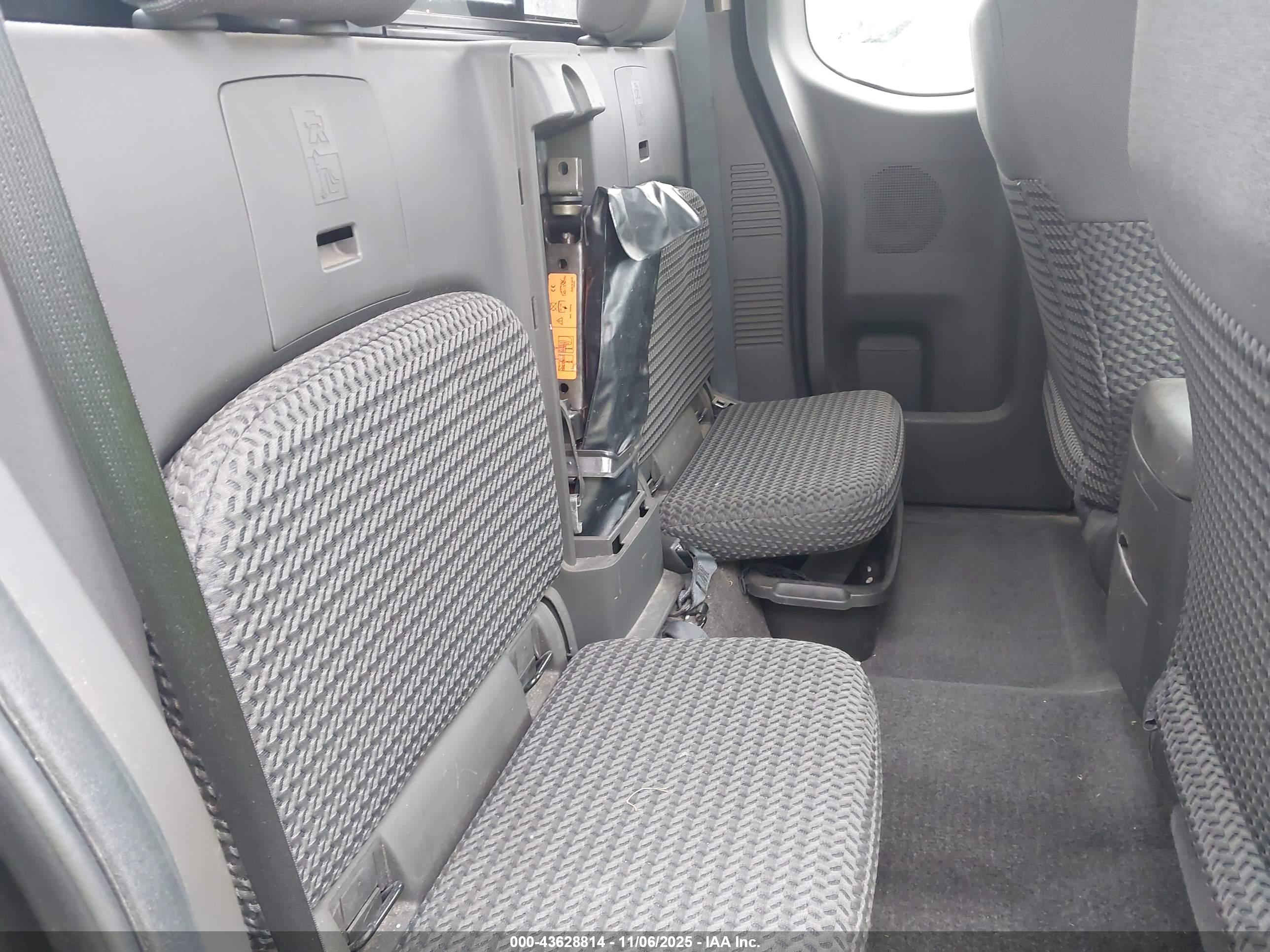 NISSAN FRONTIER image 8