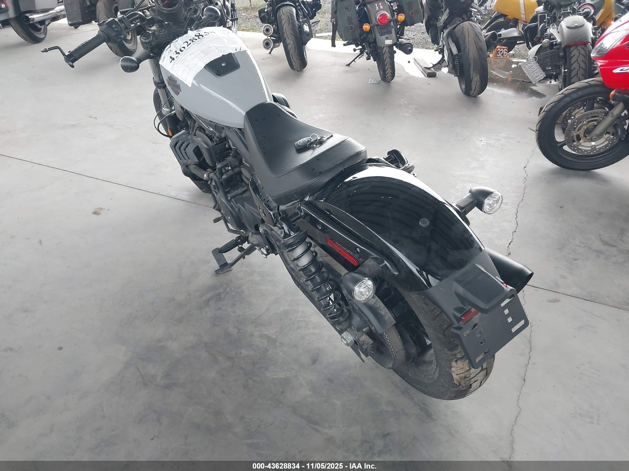 HARLEY-DAVIDSON RH975 image 3