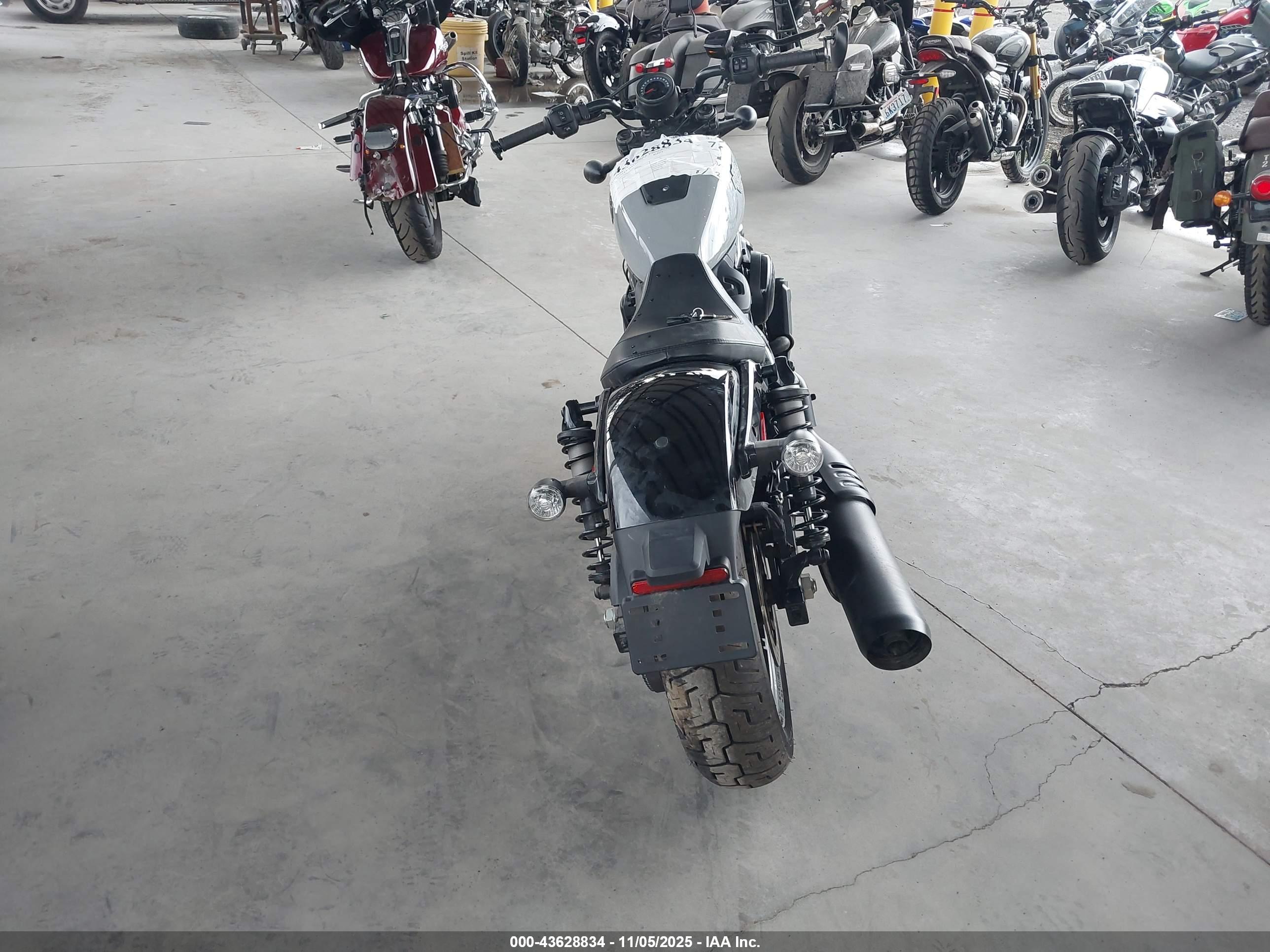 HARLEY-DAVIDSON RH975 image 6