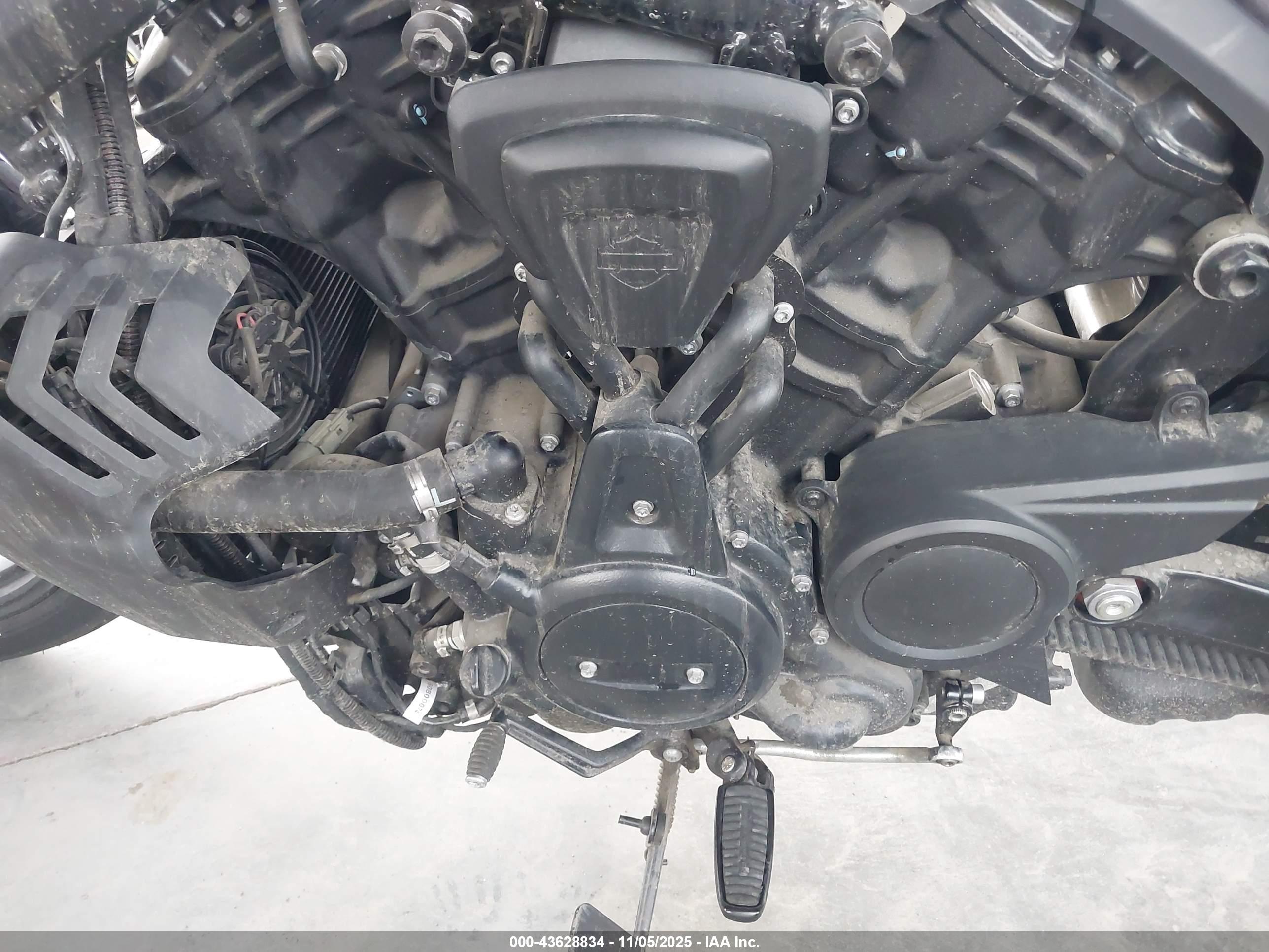 HARLEY-DAVIDSON RH975 image 9
