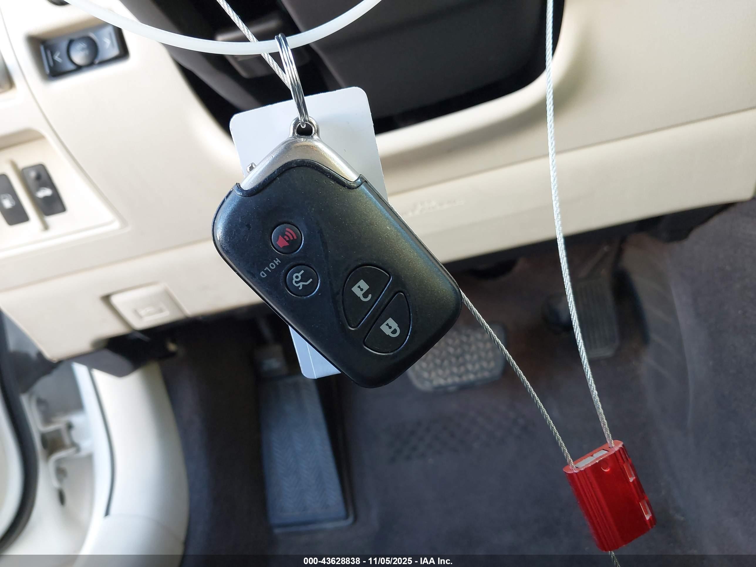 LEXUS IS image 11