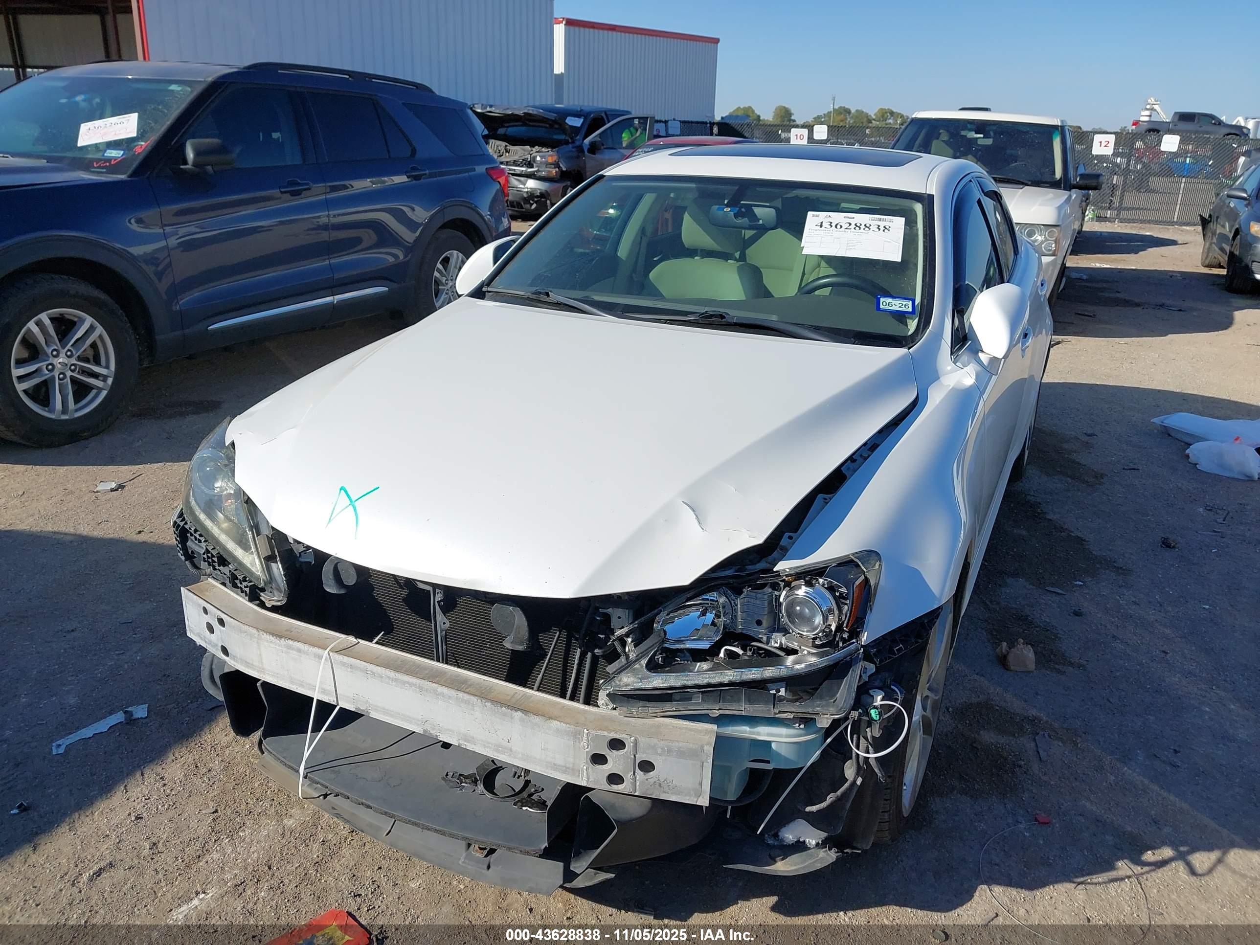 LEXUS IS image 2