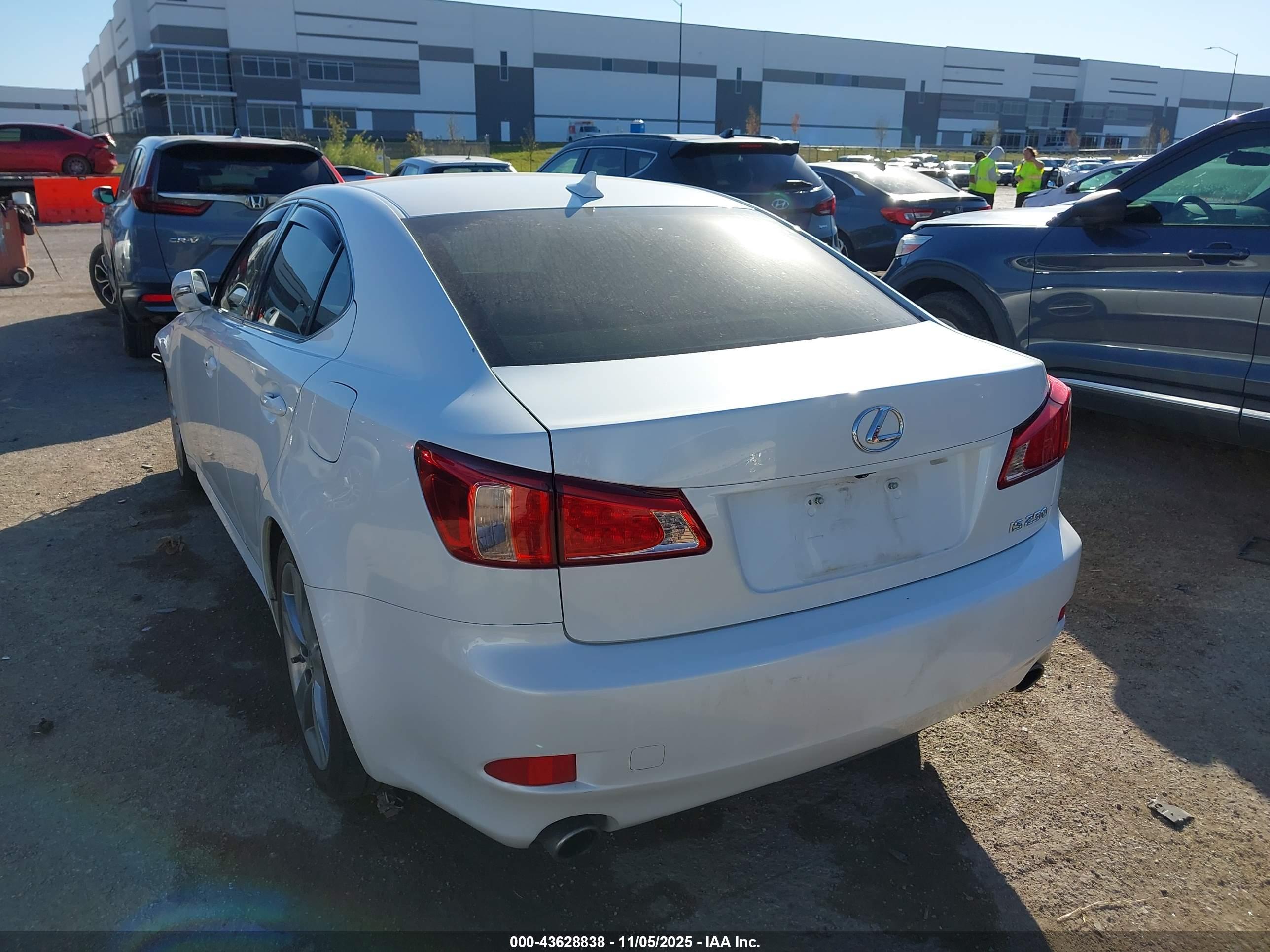 LEXUS IS image 3
