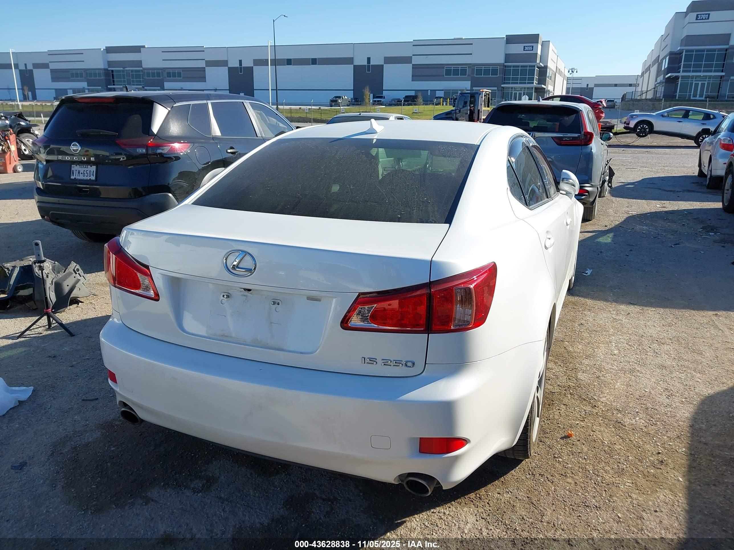 LEXUS IS image 4
