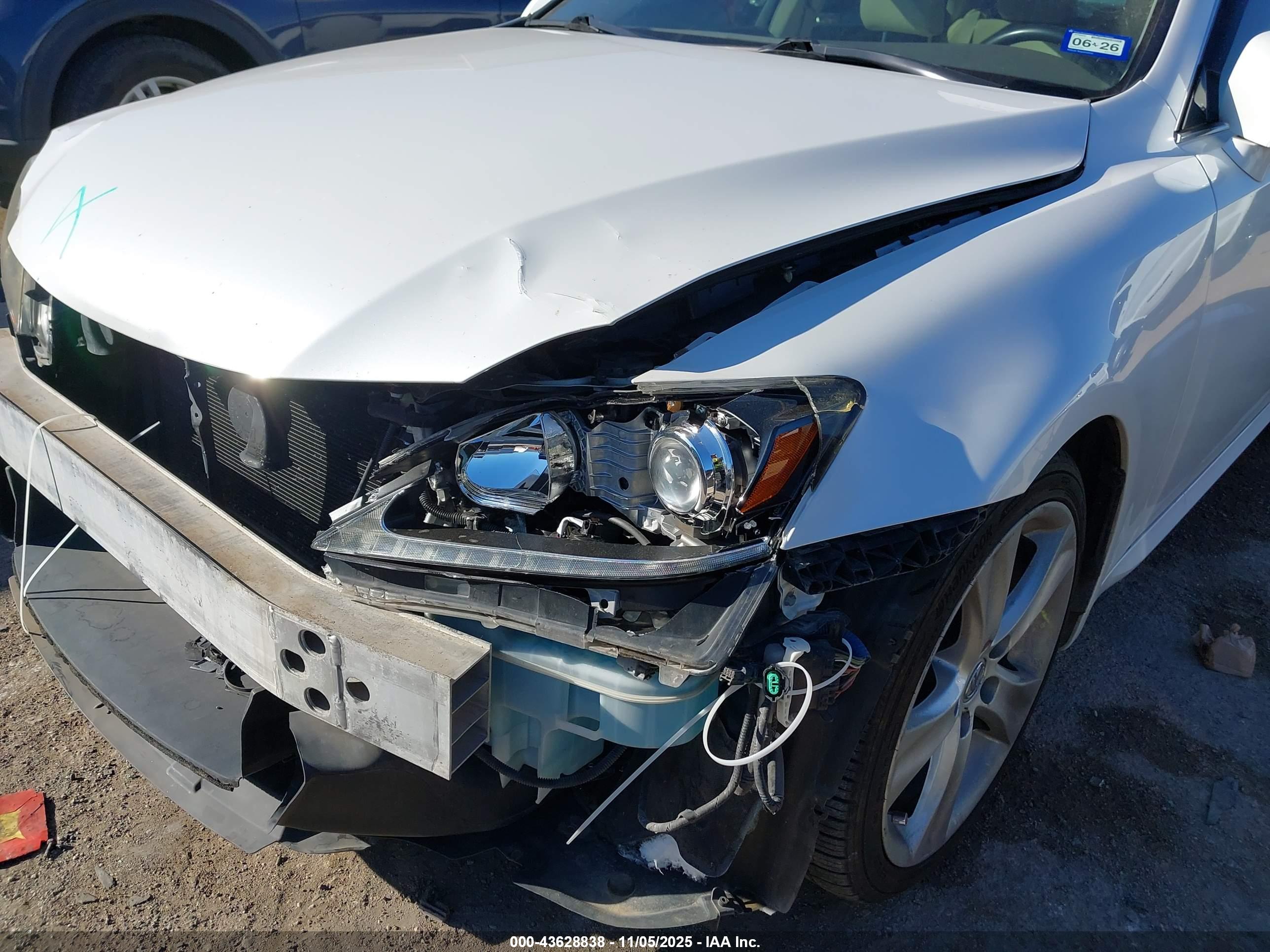 LEXUS IS image 6