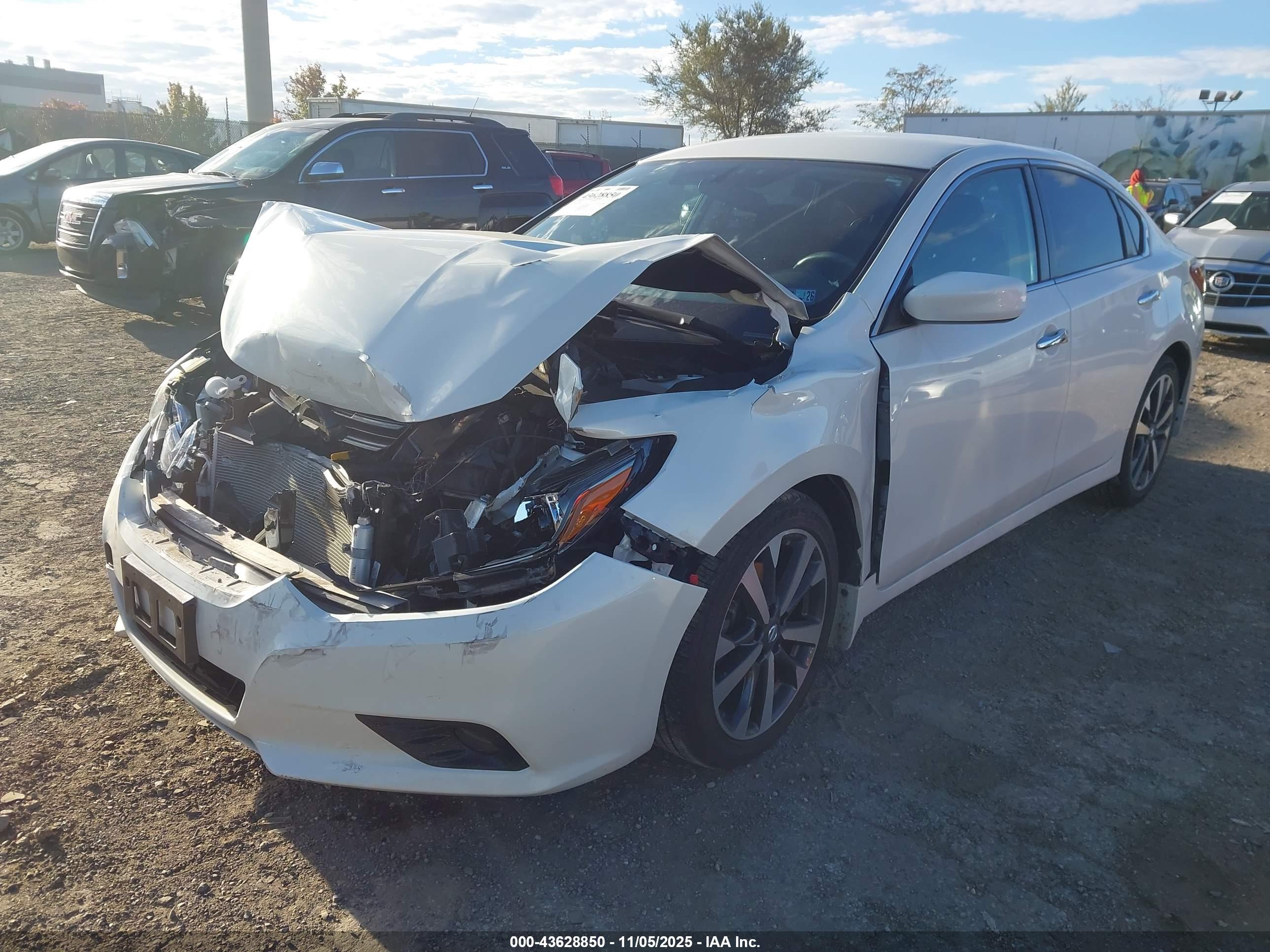NISSAN ALTIMA image 2