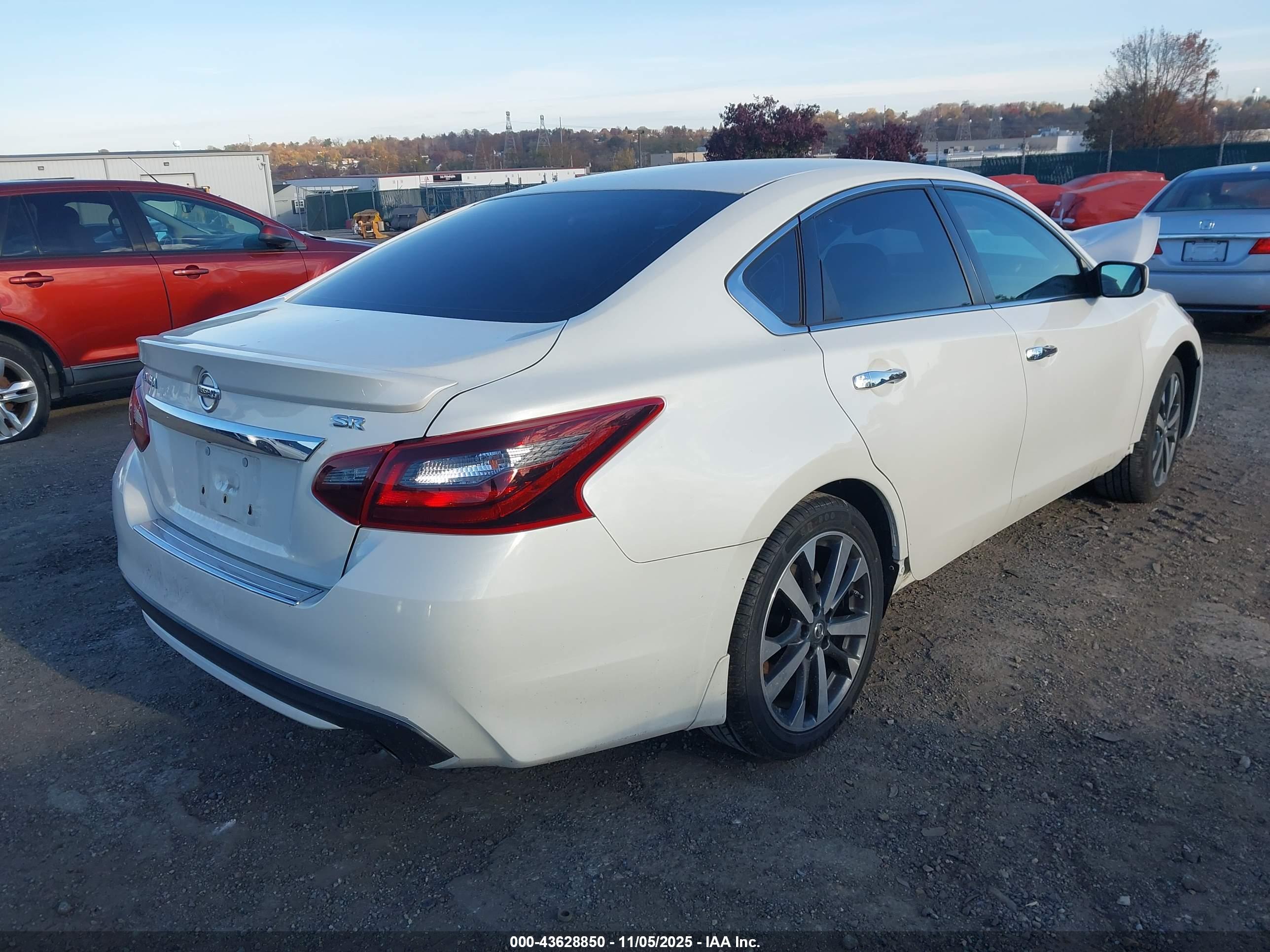NISSAN ALTIMA image 4