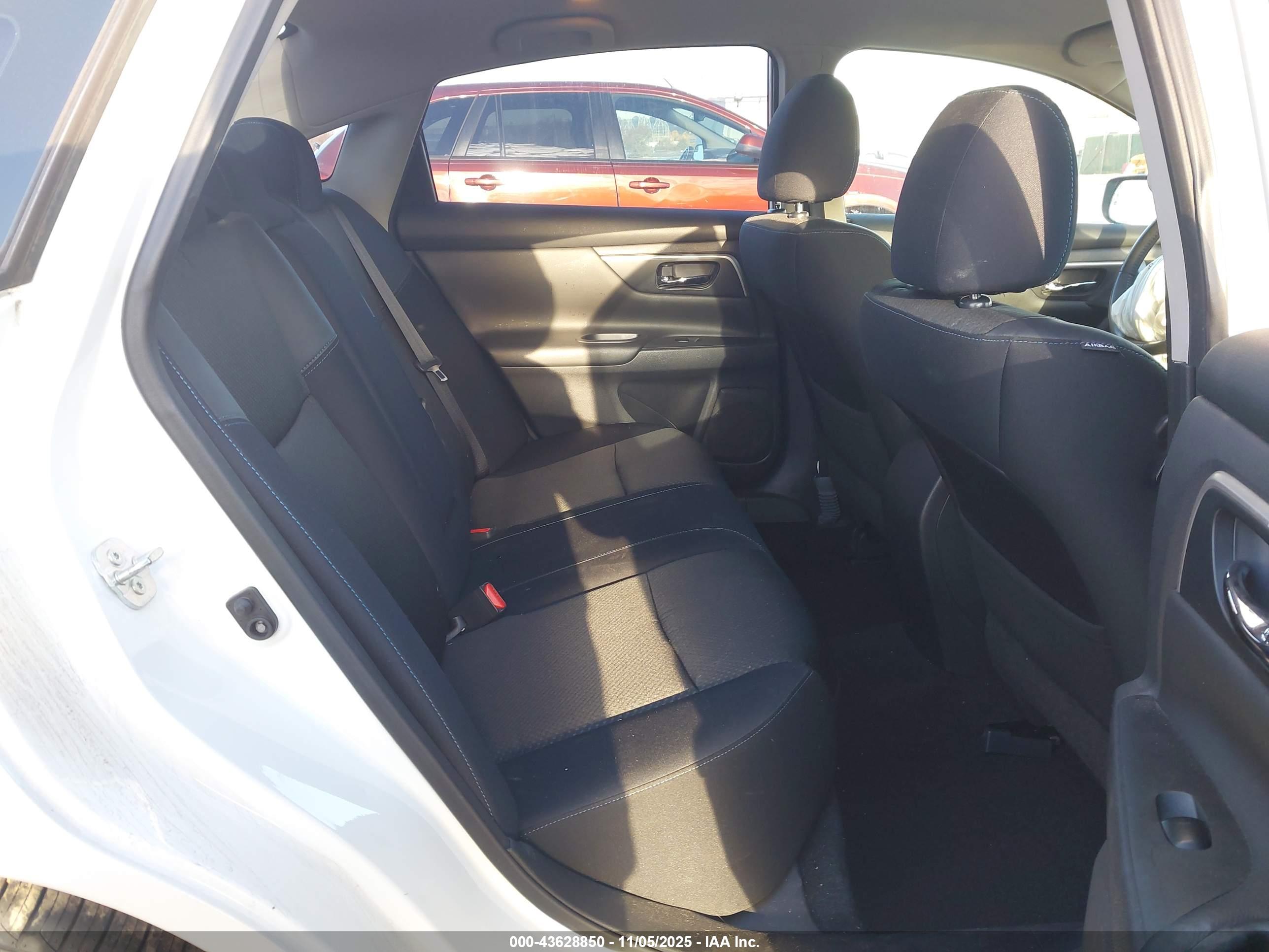 NISSAN ALTIMA image 8