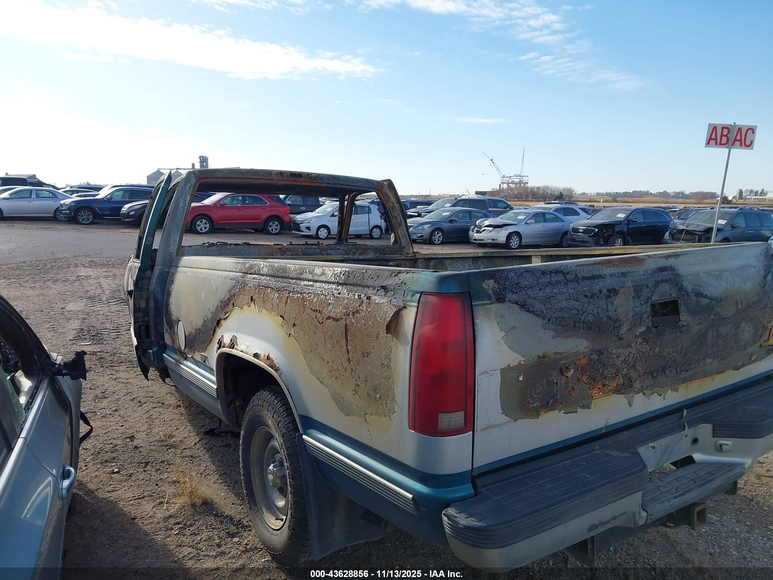 CHEVROLET C1500 image 3
