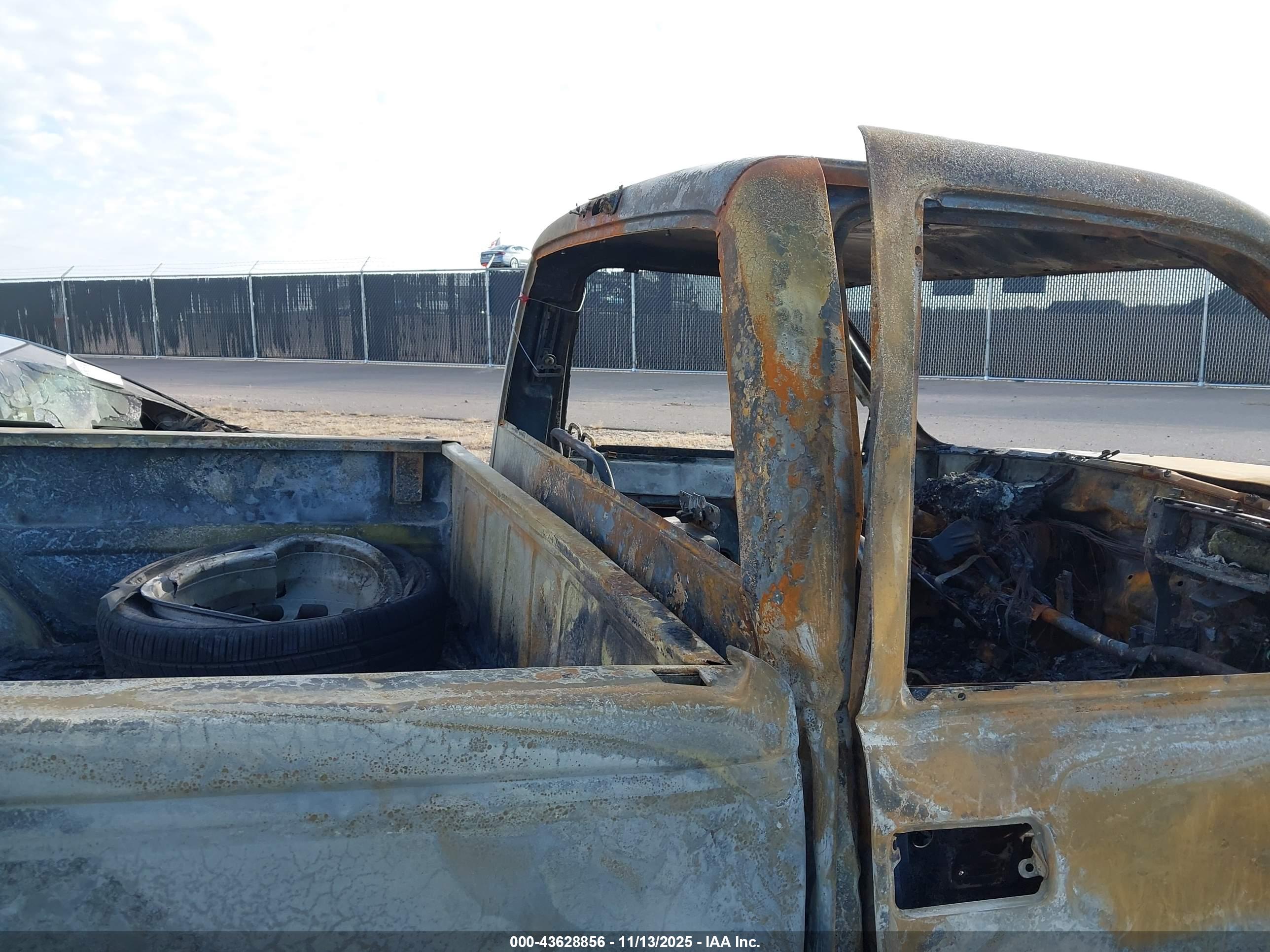 CHEVROLET C1500 image 8