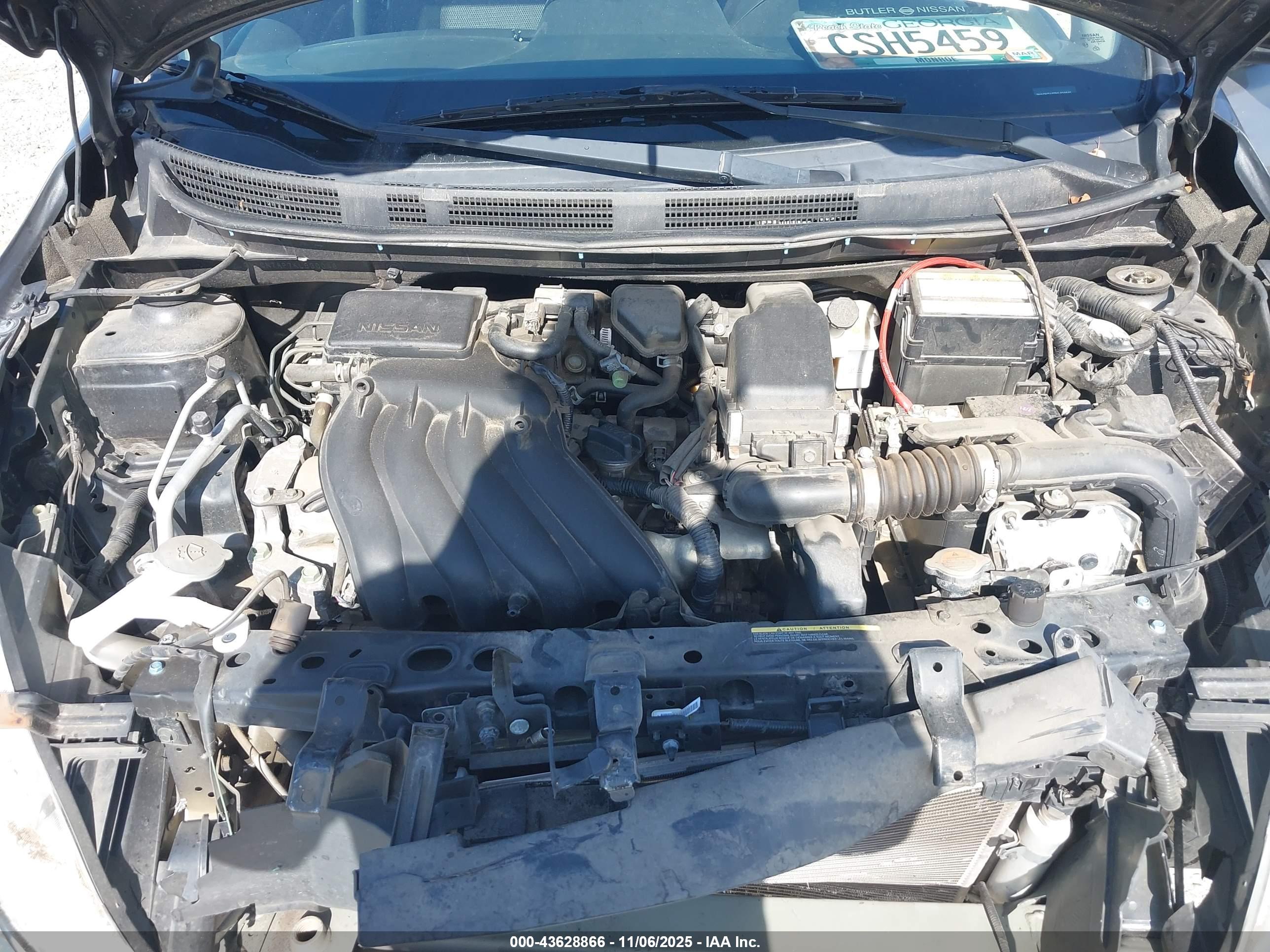 NISSAN VERSA image 10