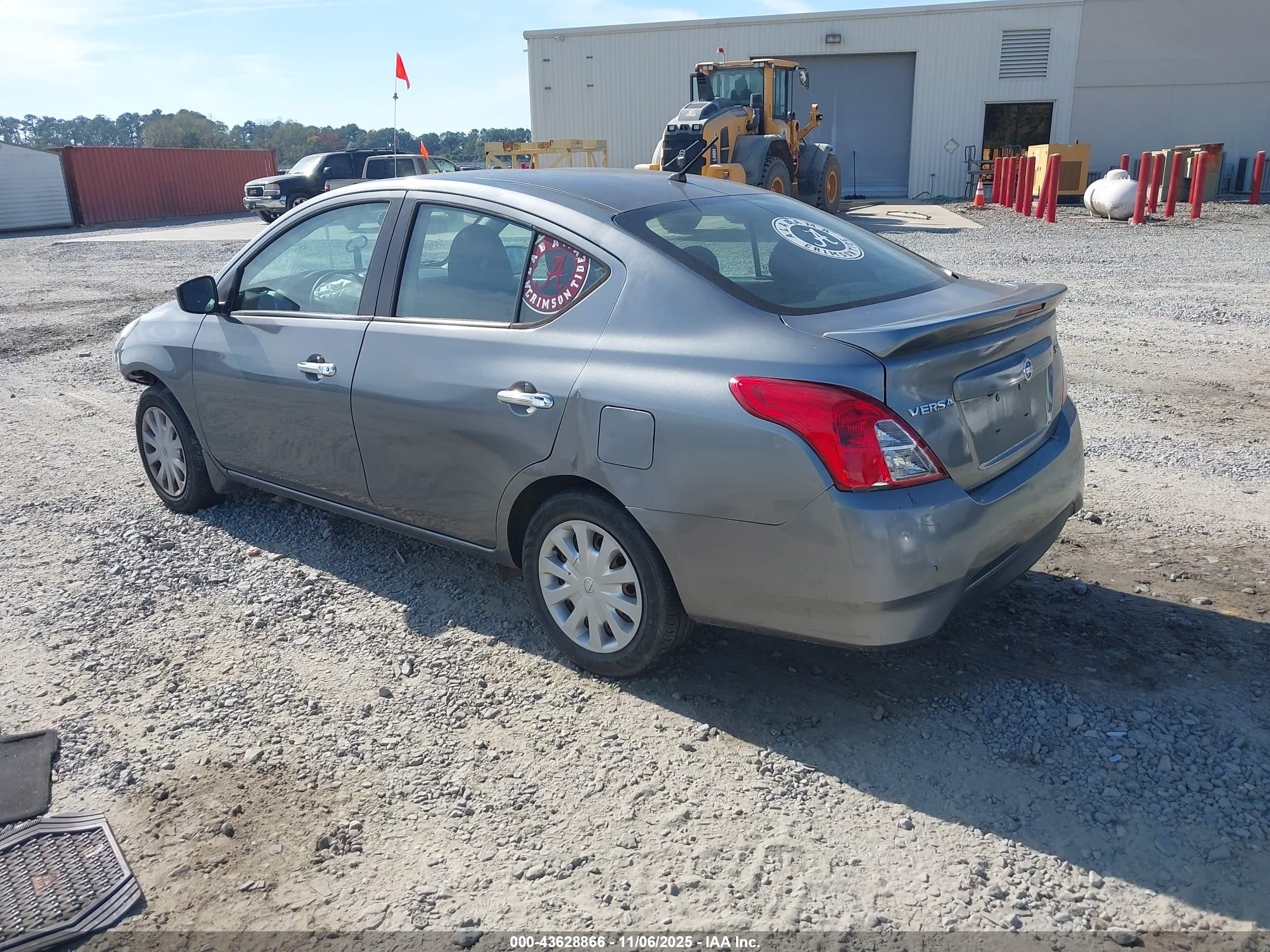 NISSAN VERSA image 3