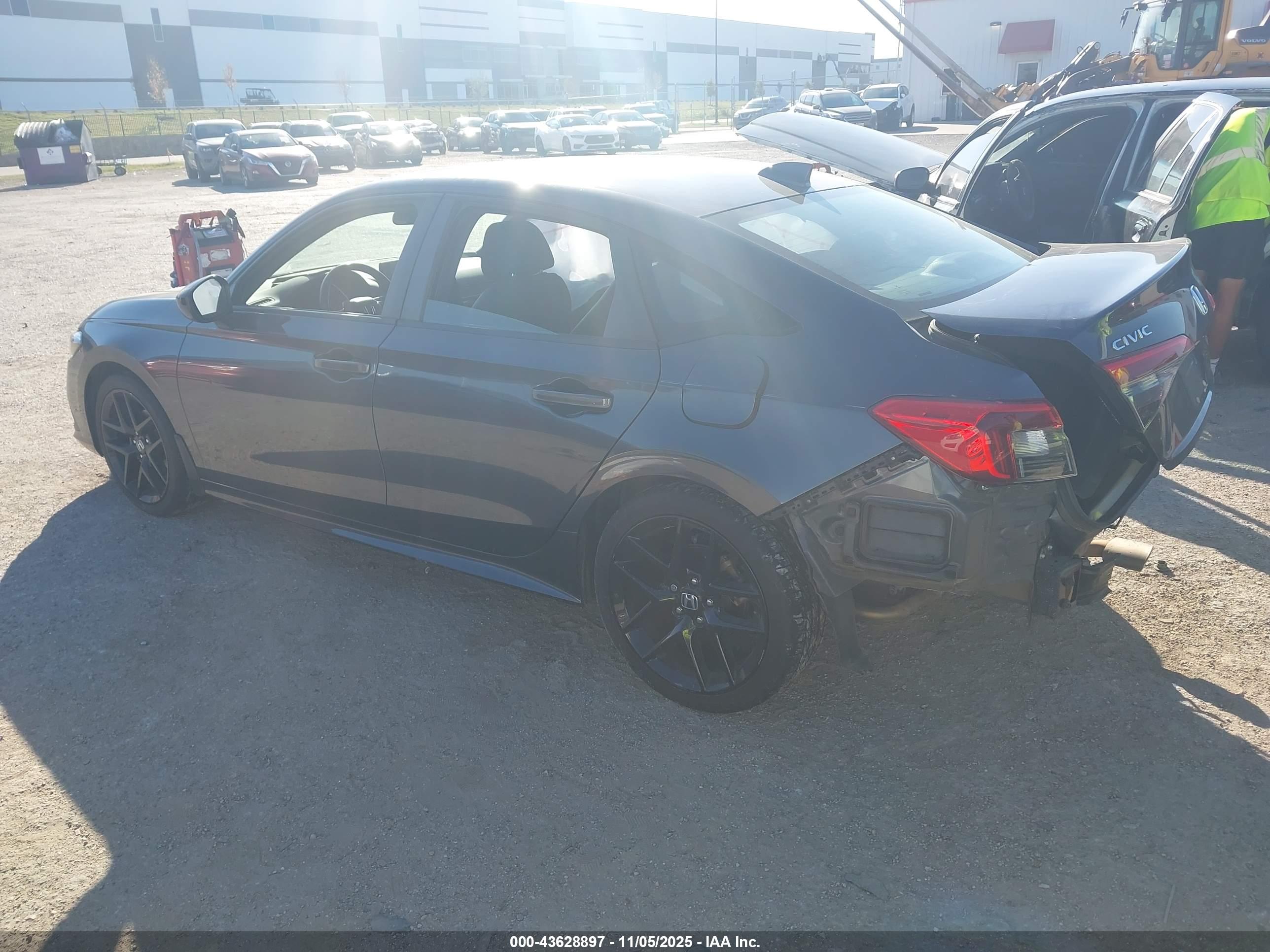 HONDA CIVIC image 3