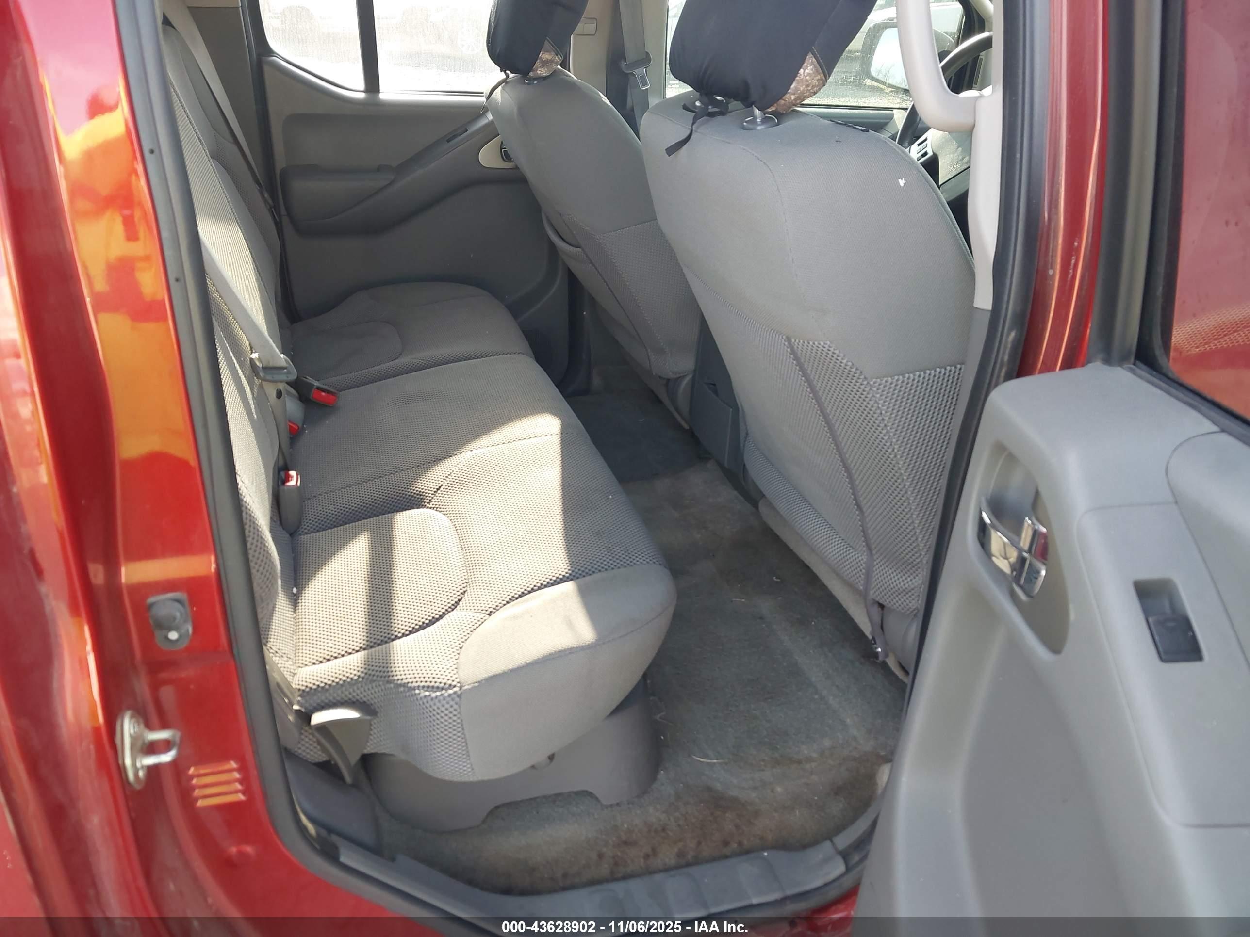NISSAN FRONTIER image 8