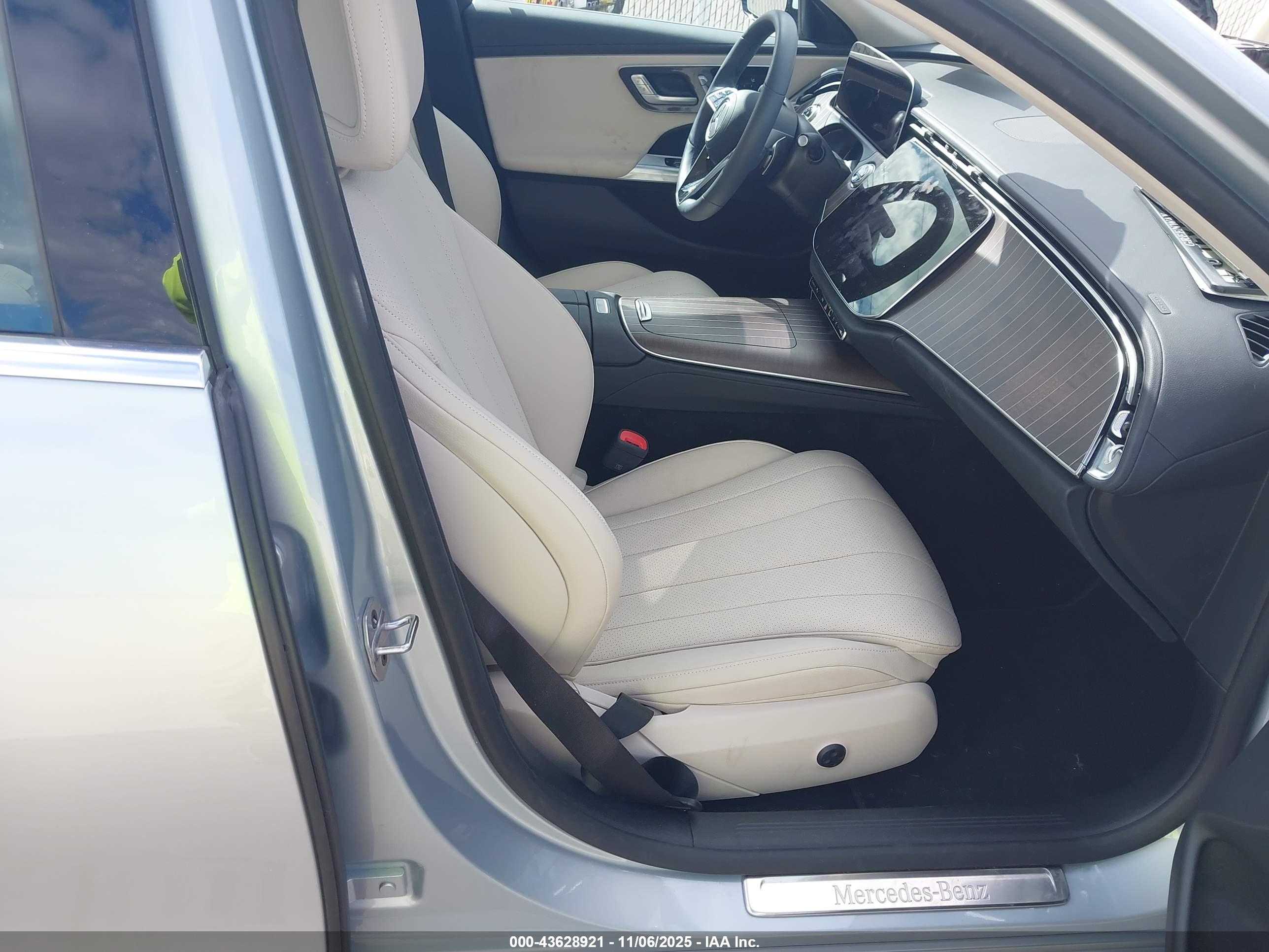 MERCEDES-BENZ E image 5